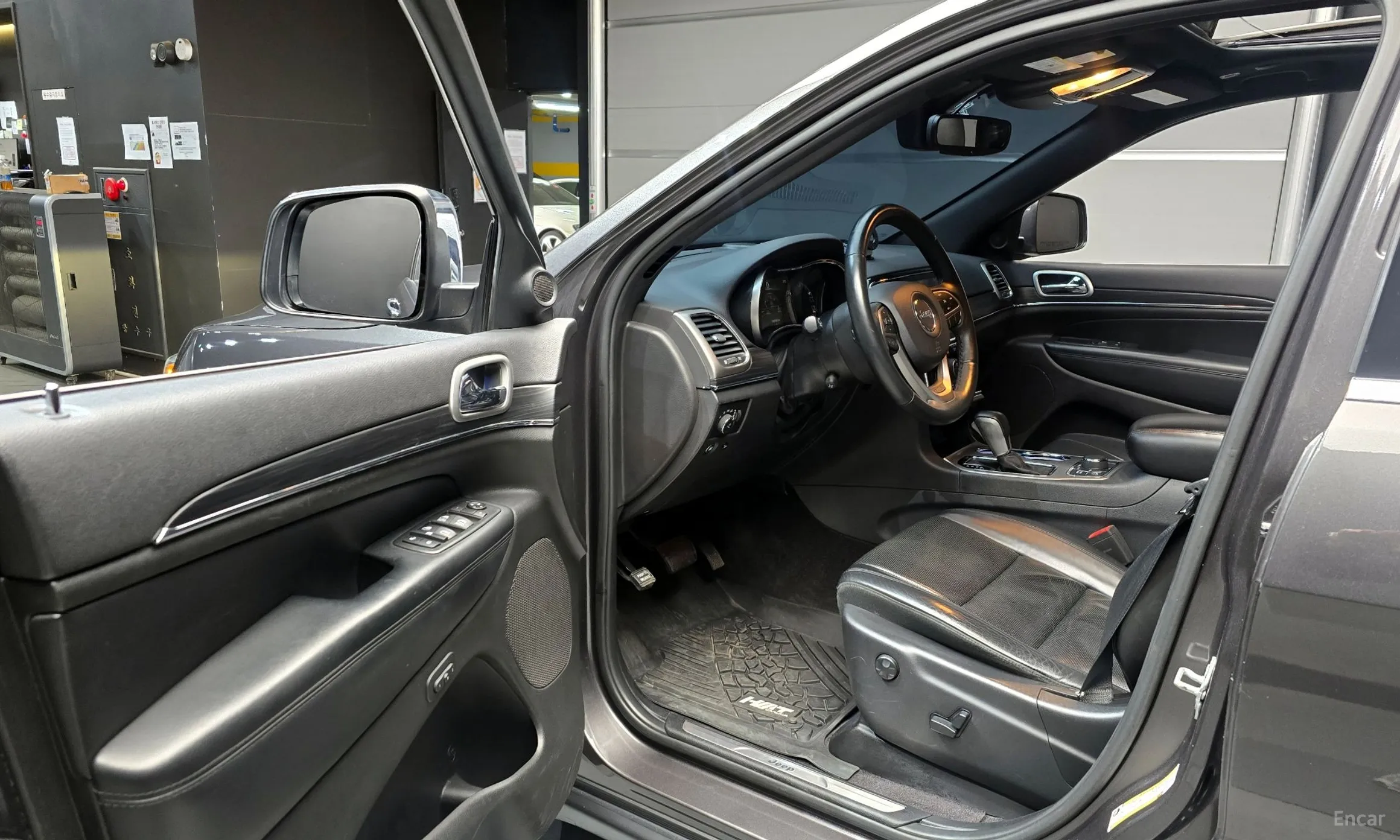 Jeep Grand Cherokee превью 11
