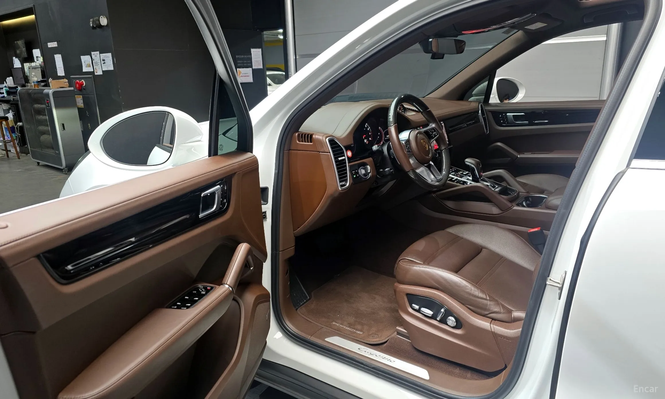 Porsche Cayenne (PO536) превью 11