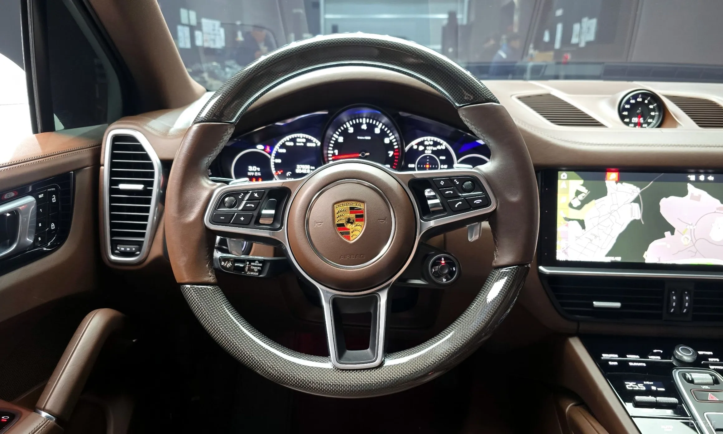 Porsche Cayenne (PO536) превью 14
