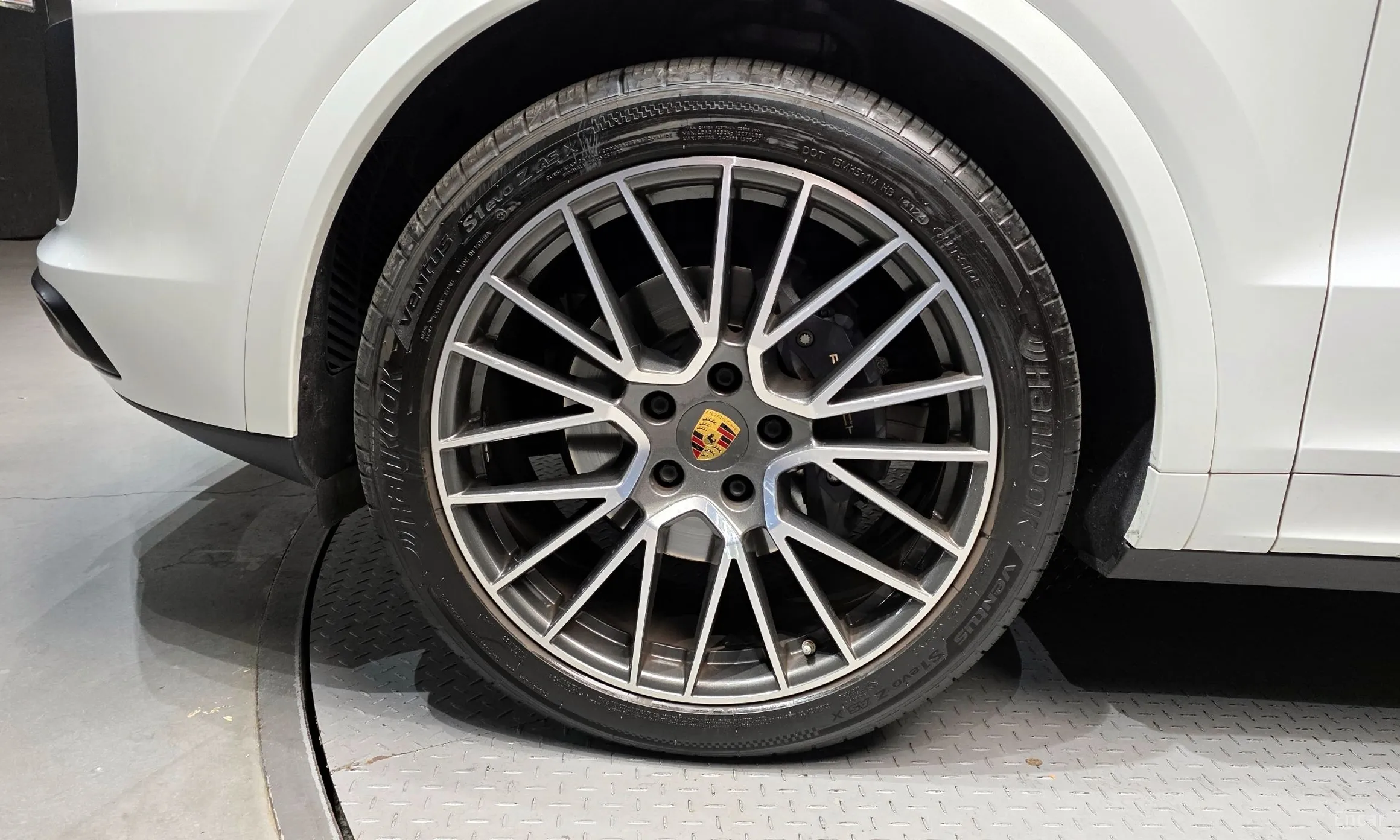 Porsche Cayenne (PO536) превью 5