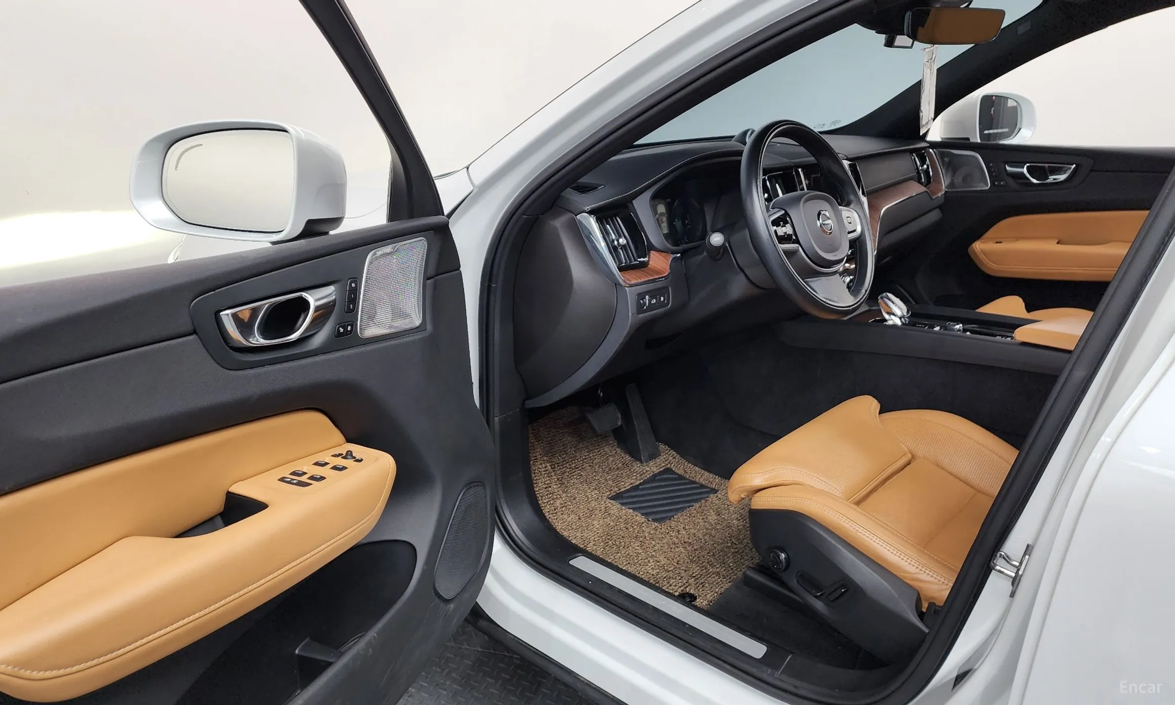 Volvo XC60 Gen 2 превью 10