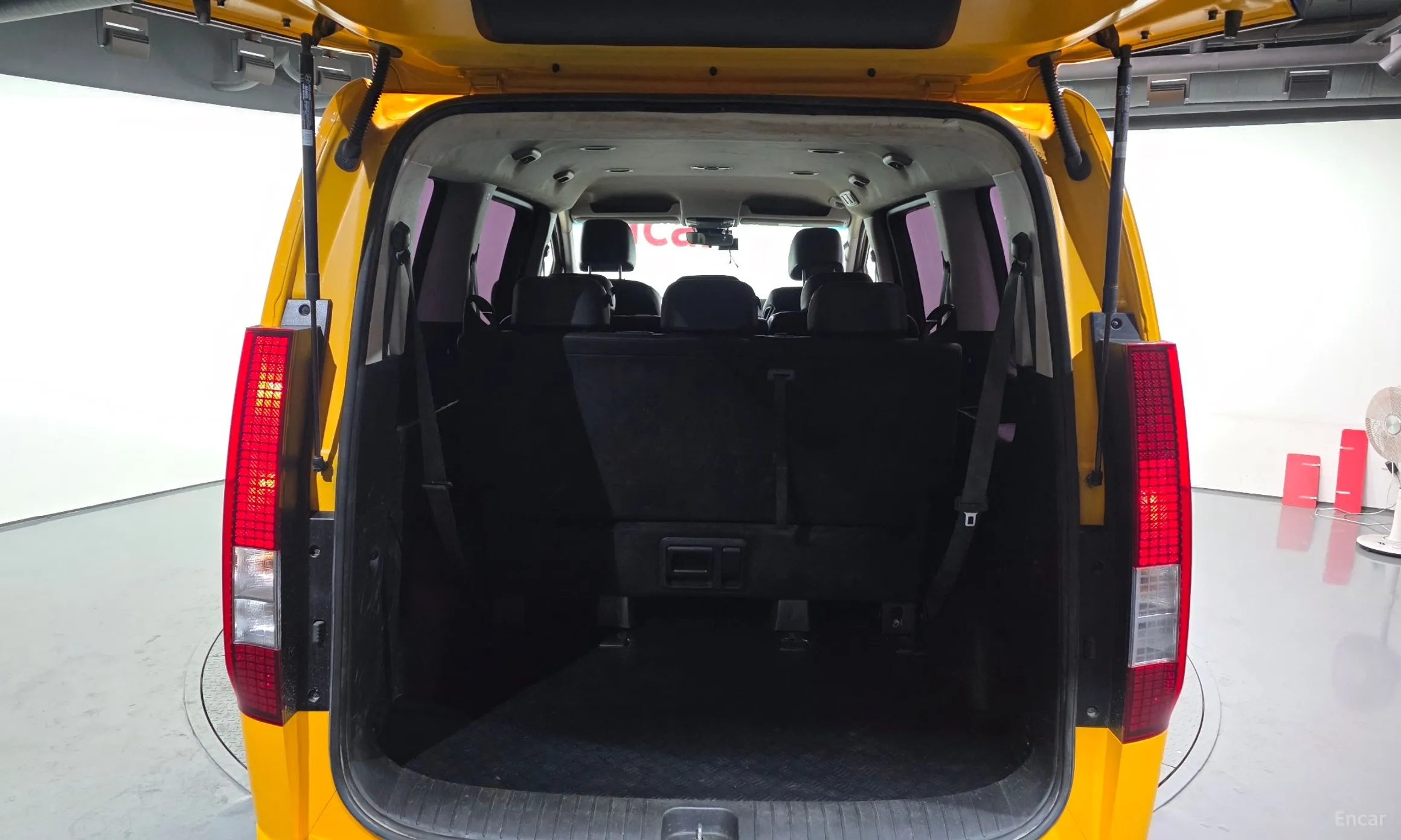 Hyundai Staria превью 20
