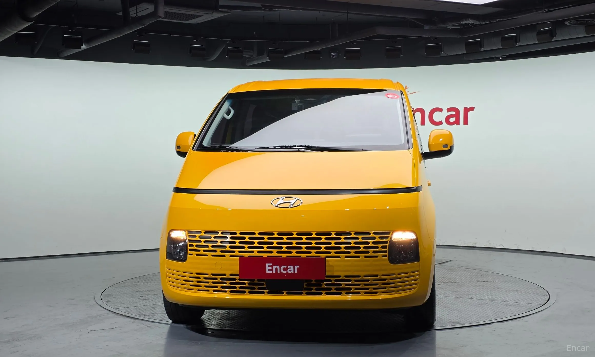 Hyundai Staria превью 3