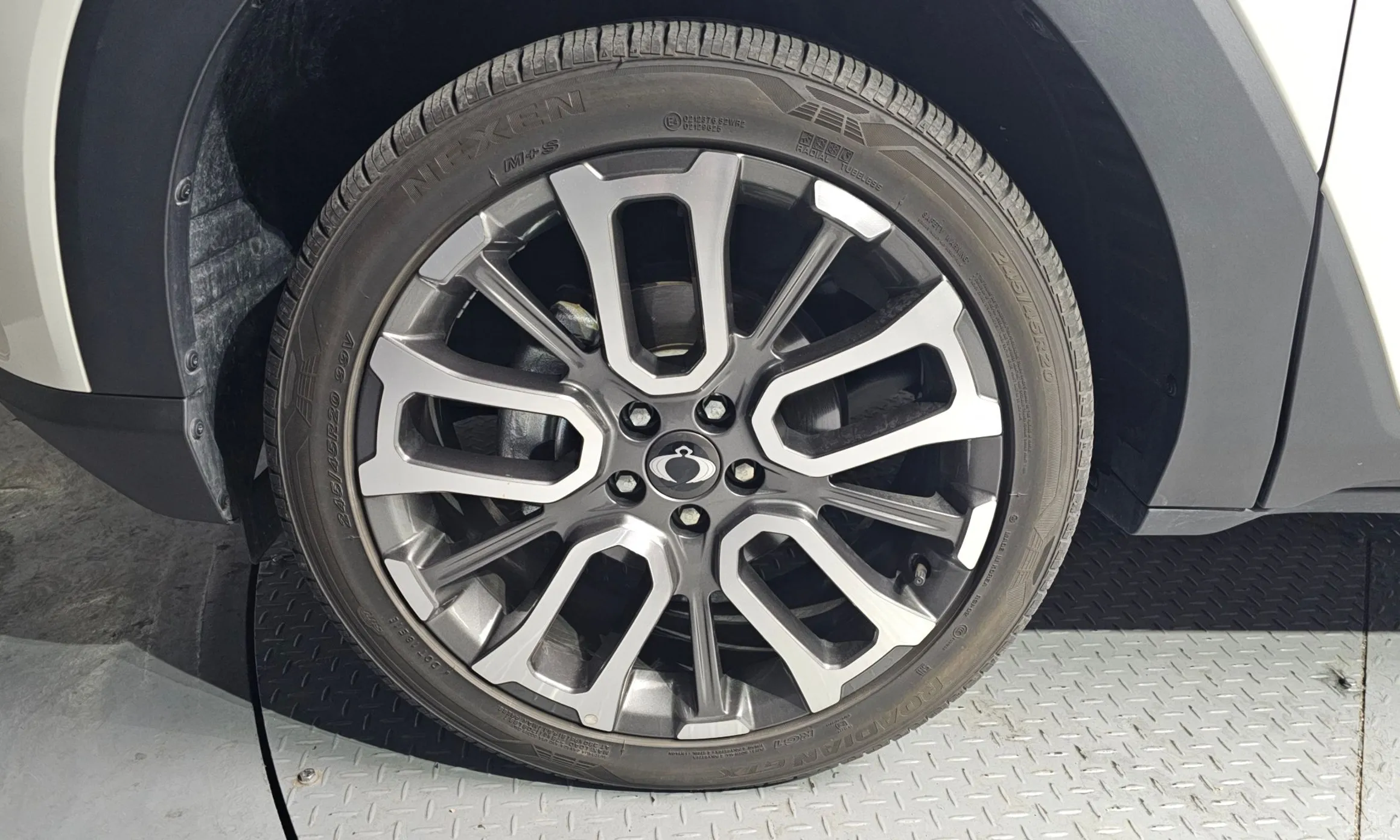 KG Mobility (SsangYong) Torres превью 5