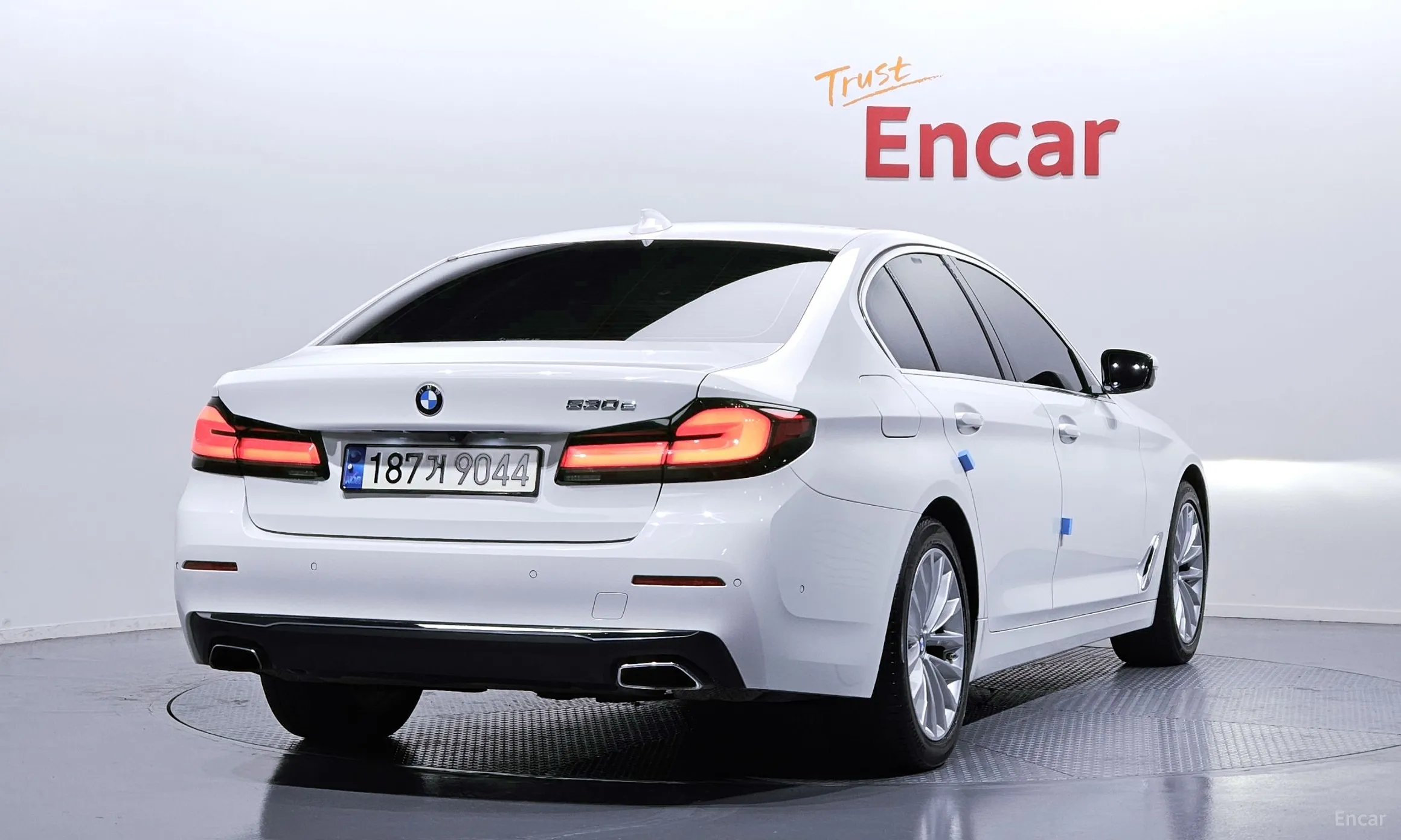 BMW 5 Series (G30) превью 2