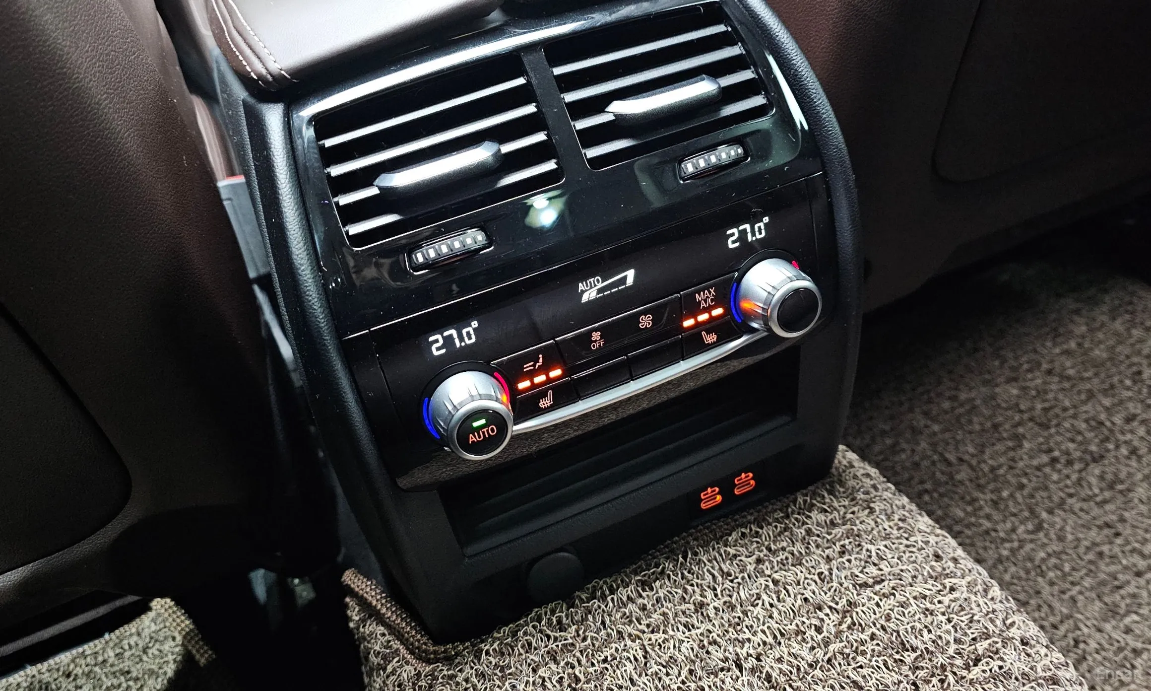 BMW 5 Series (G30) превью 17