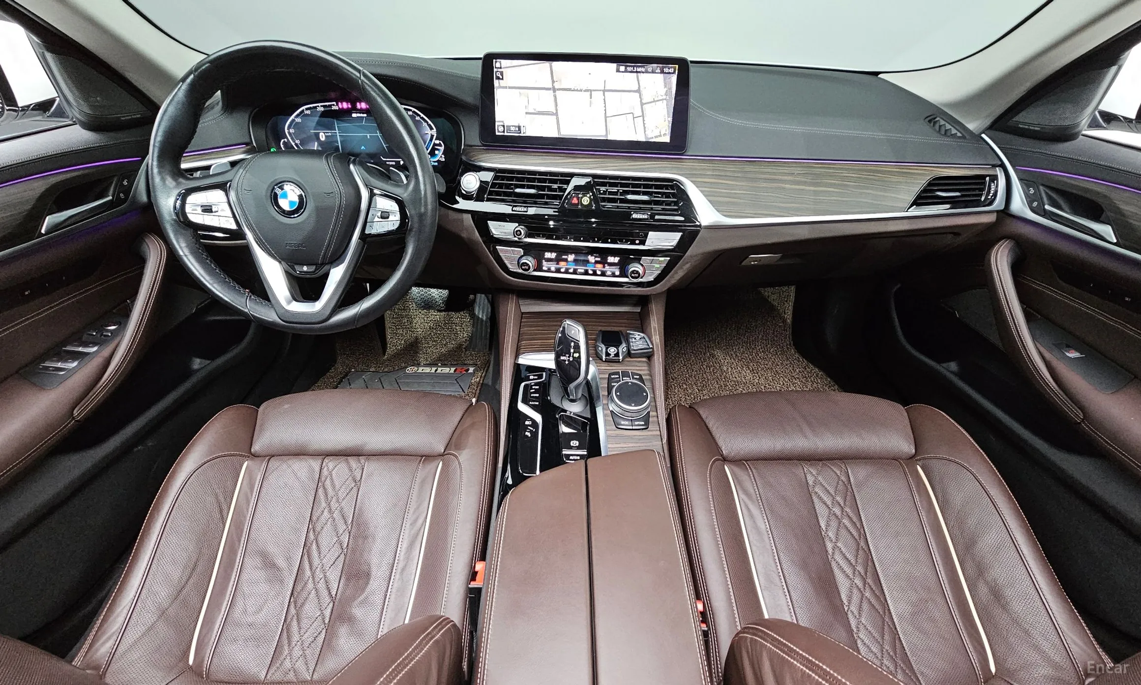 BMW 5 Series (G30) превью 7