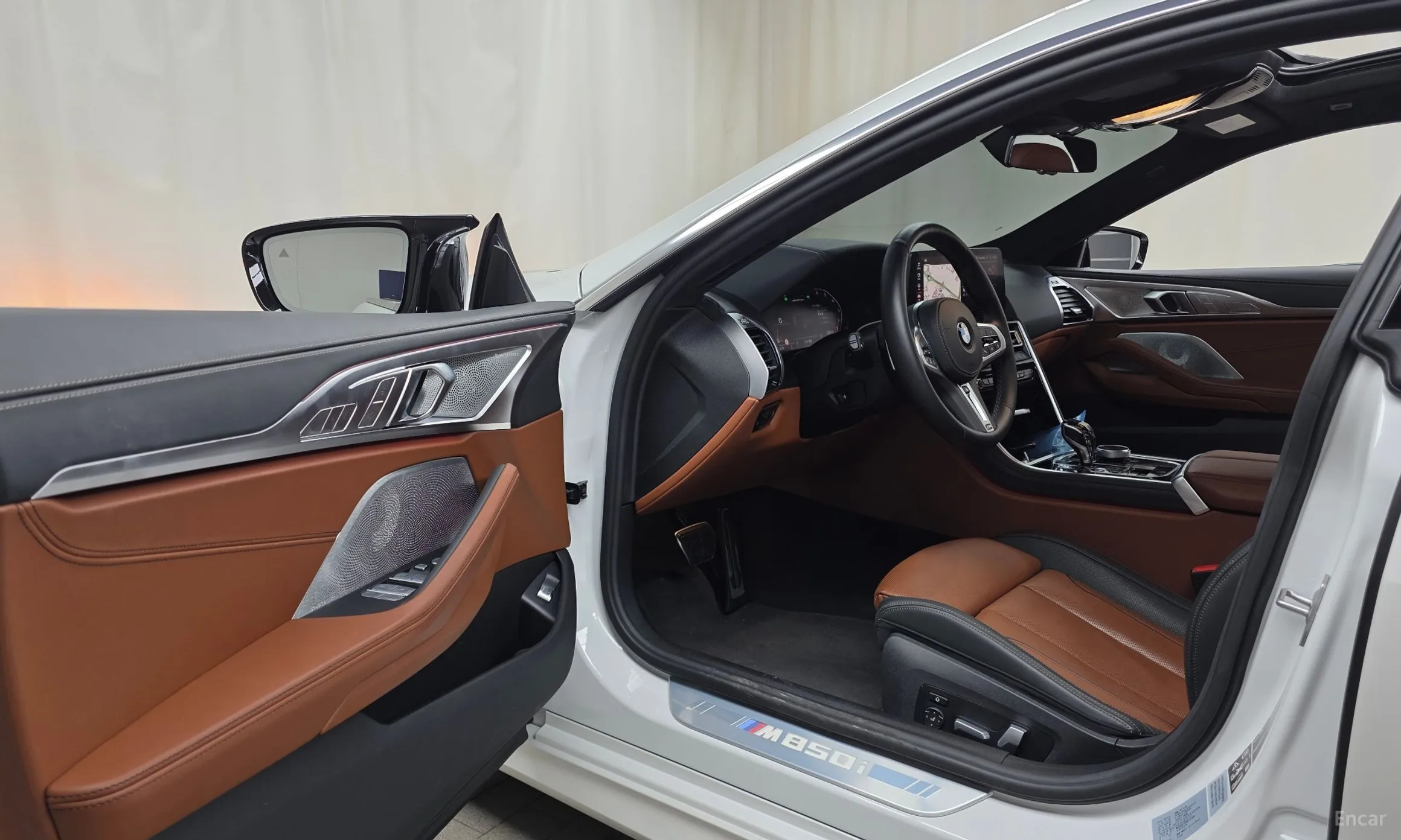 BMW 8-series (G15) превью 10