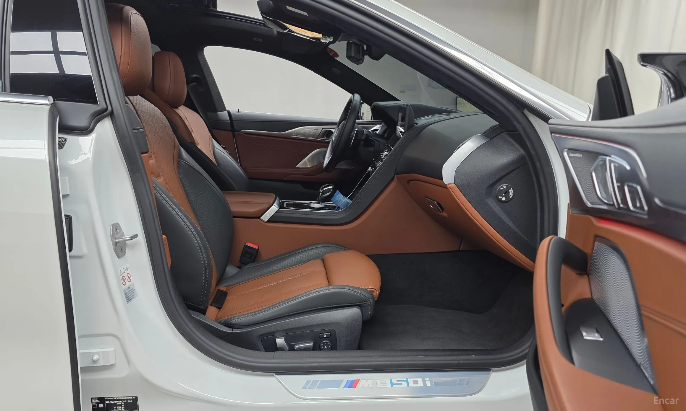 BMW 8-series (G15) превью 11