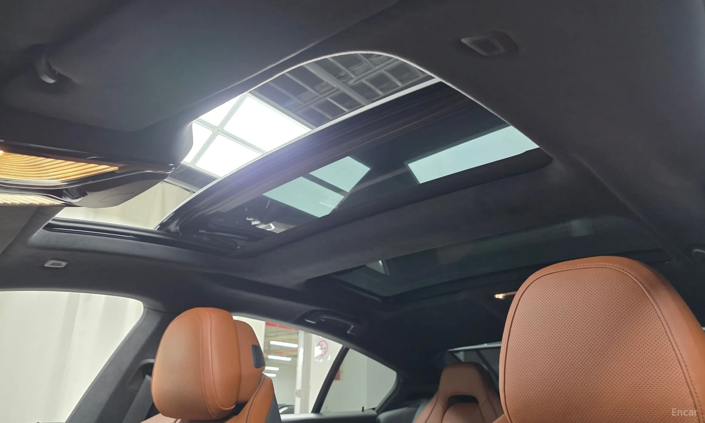 BMW 8-series (G15) превью 19