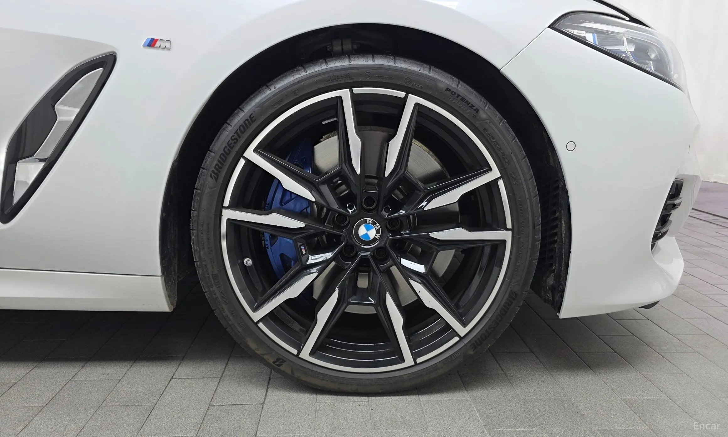 BMW 8-series (G15) превью 5