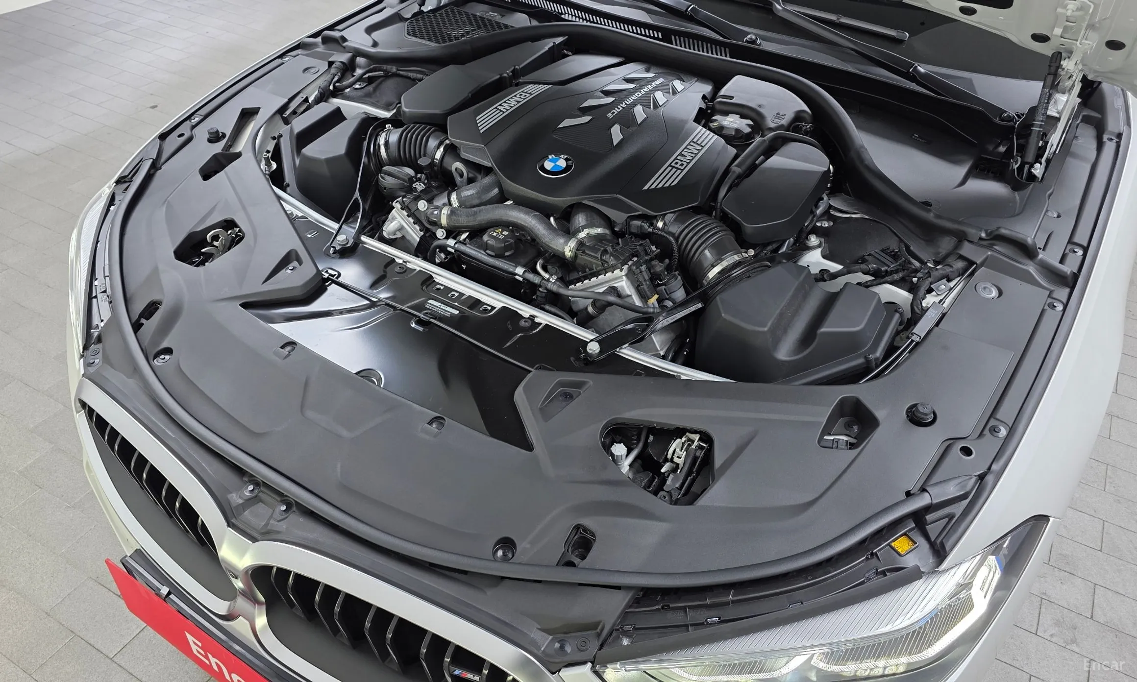 BMW 8-series (G15) превью 6