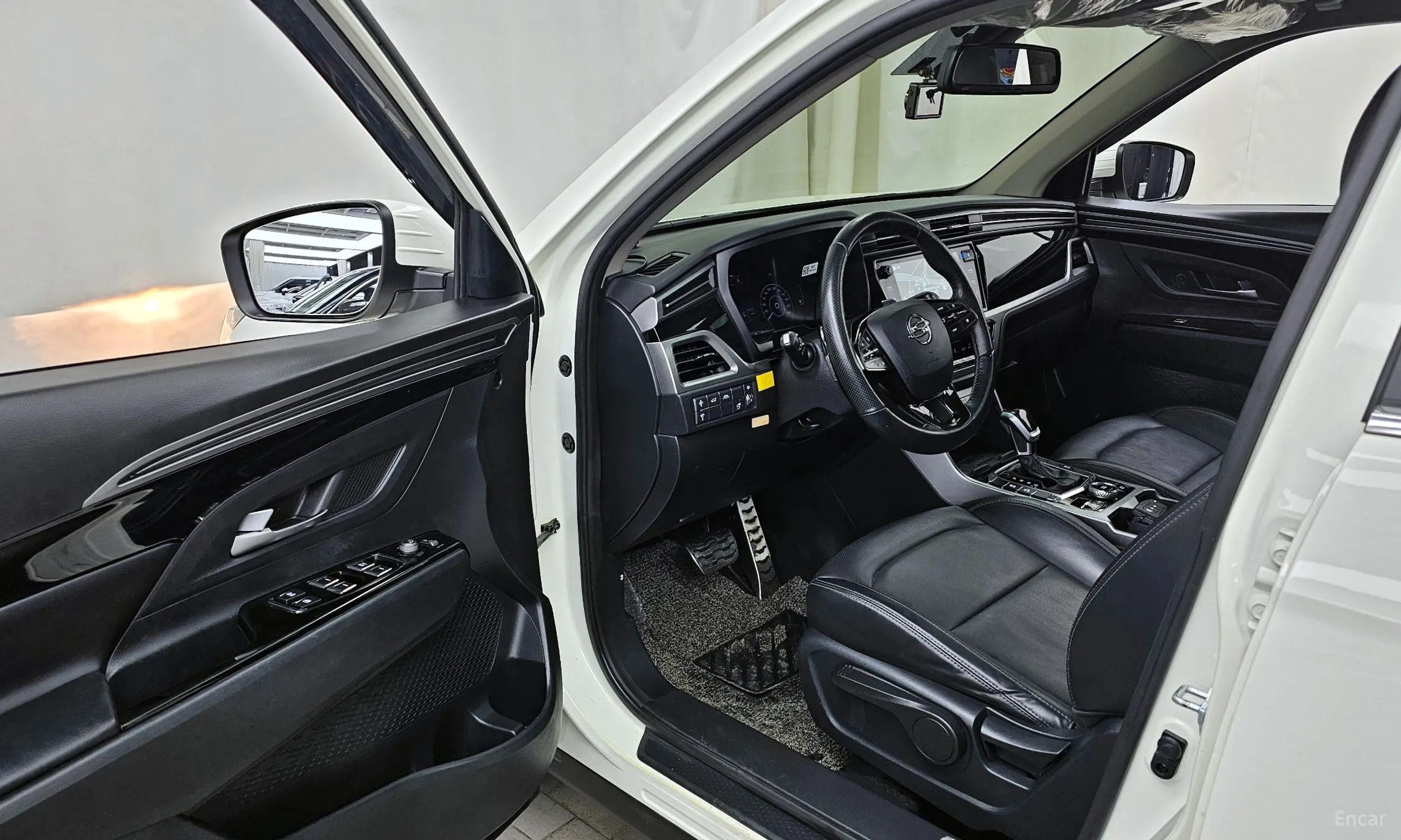 KG Mobility (SsangYong) Beautiful Korando превью 10