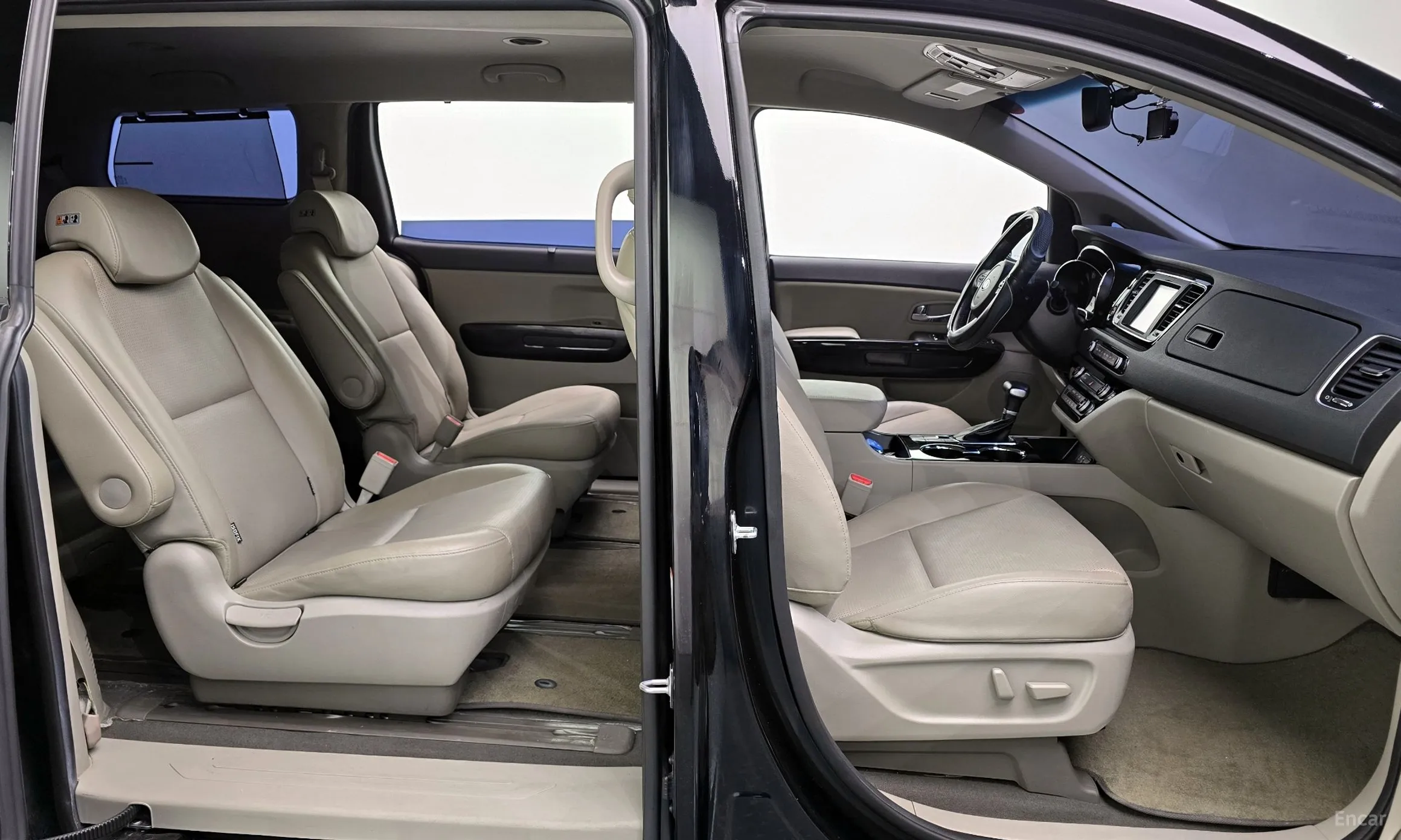 Kia Carnival превью 10