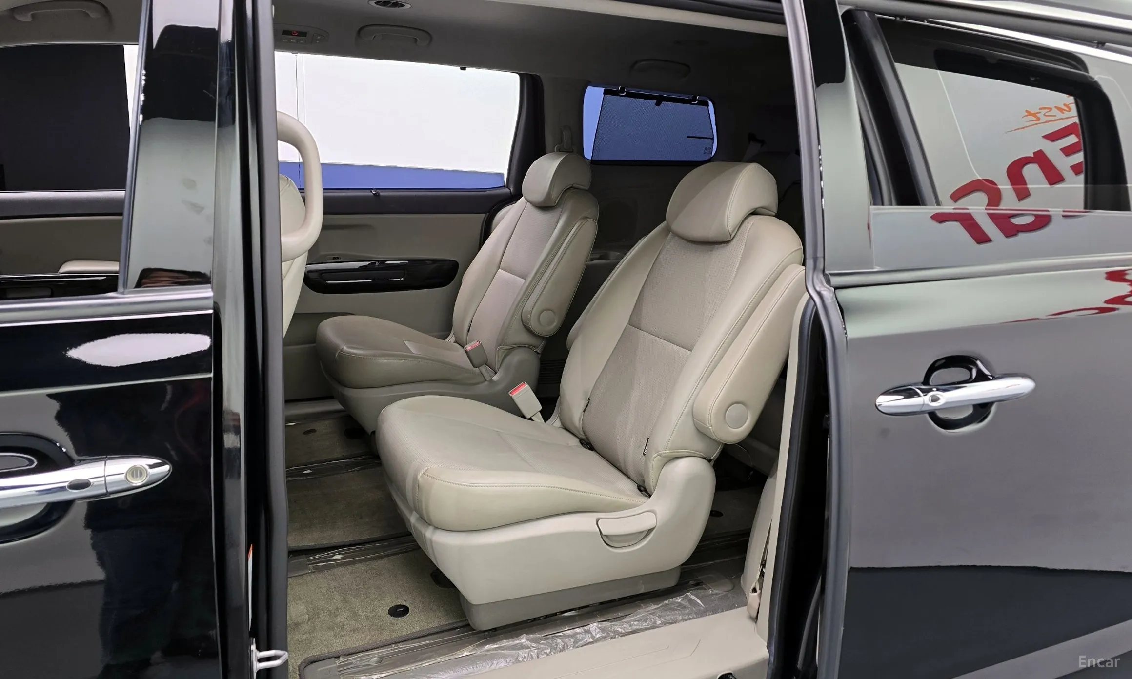 Kia Carnival превью 12