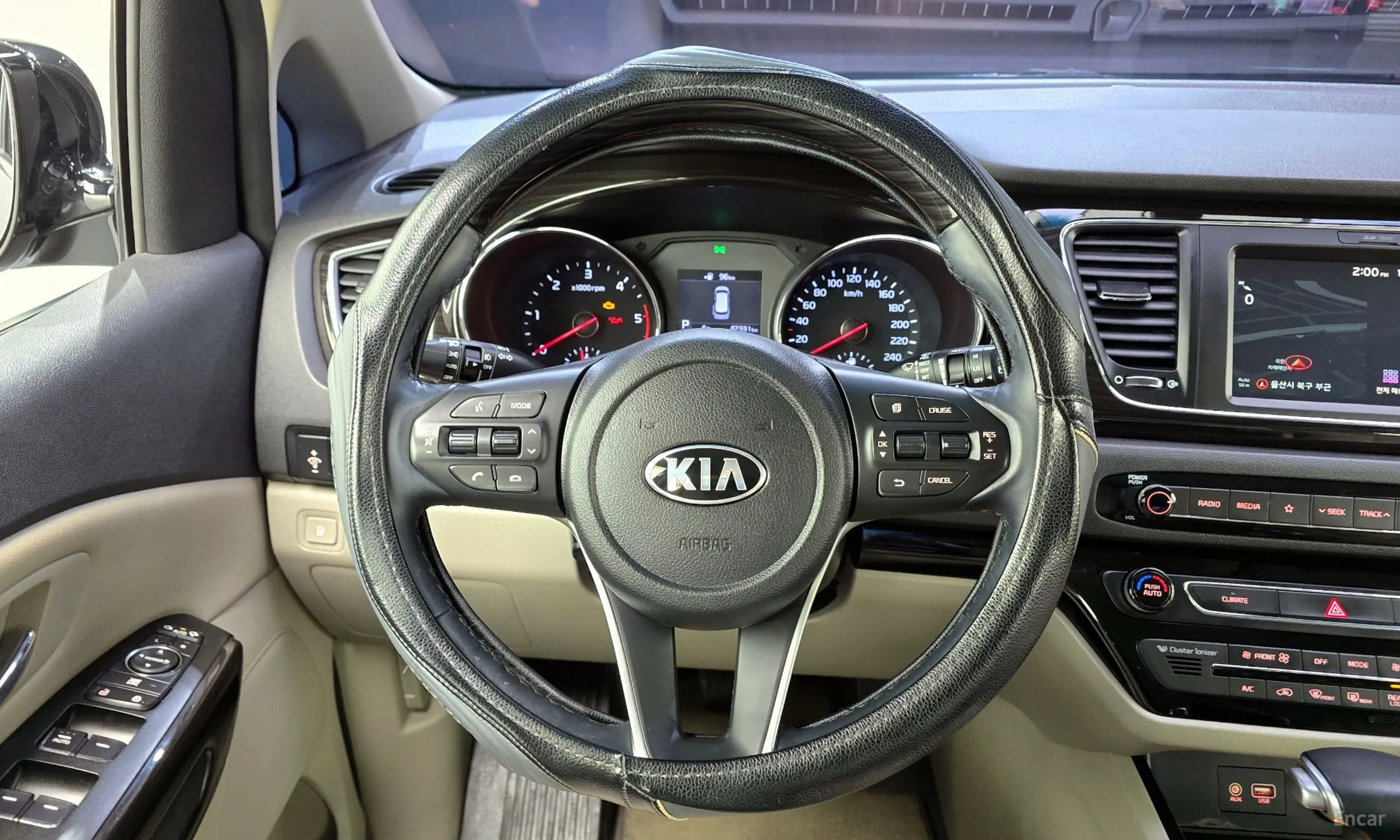 Kia Carnival превью 14