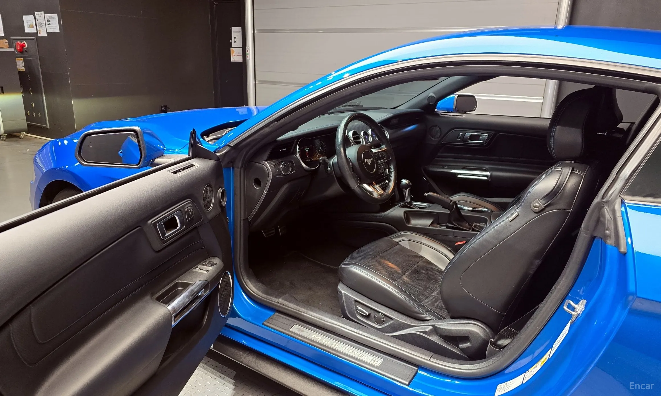 Ford Mustang превью 11