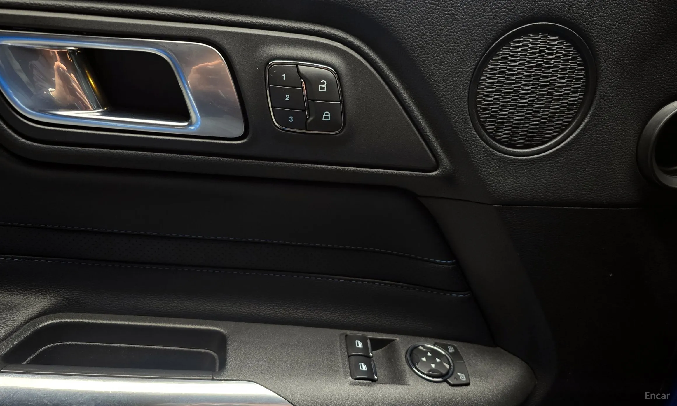 Ford Mustang превью 18