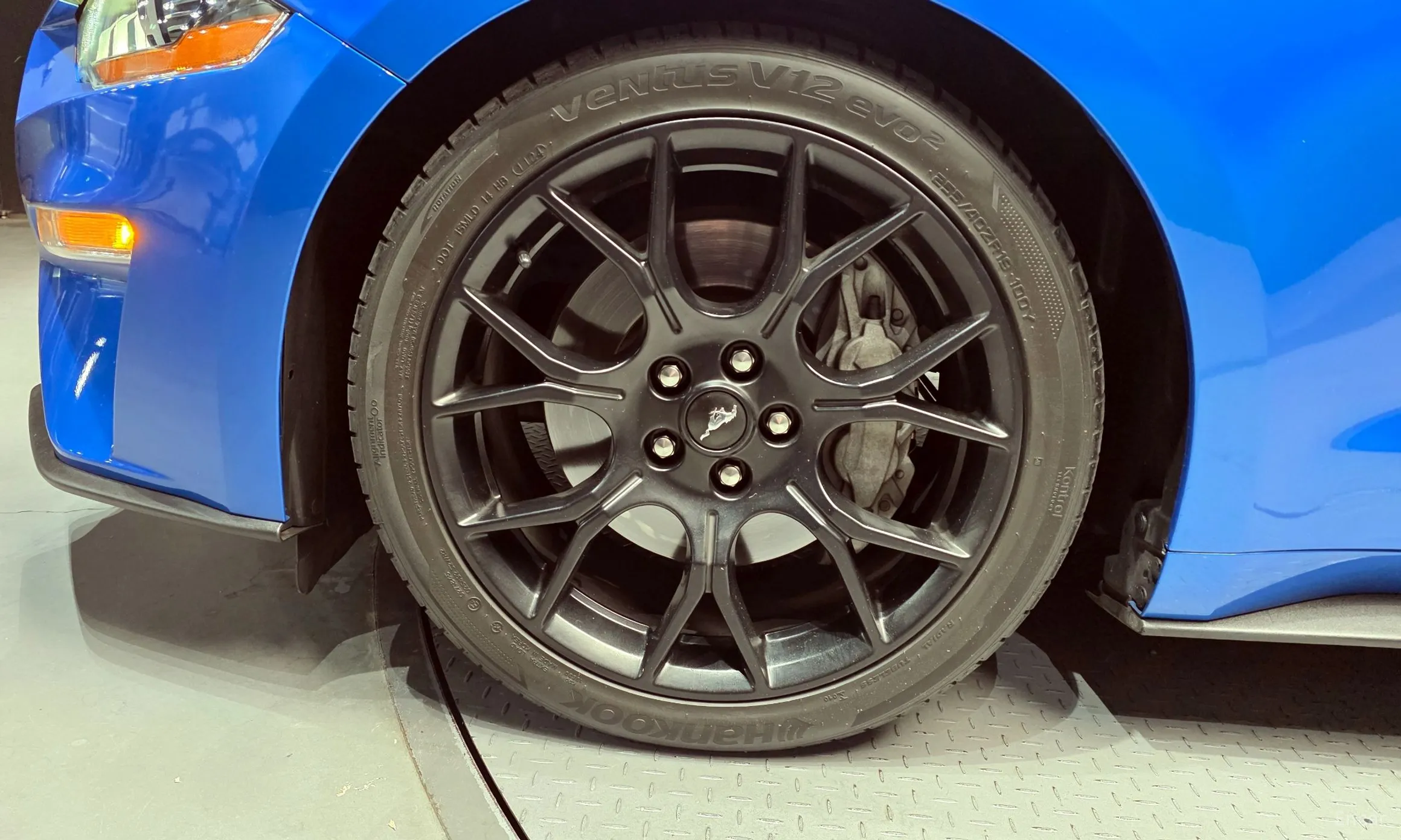 Ford Mustang превью 5