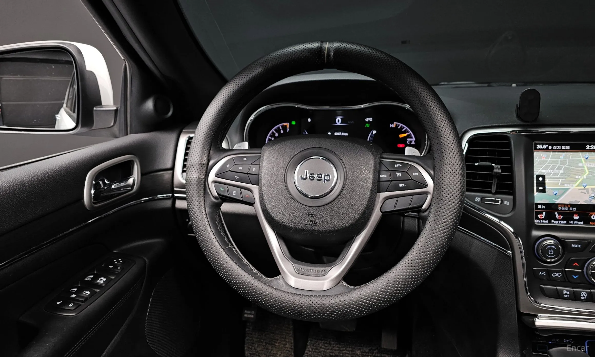 Jeep Grand Cherokee превью 13