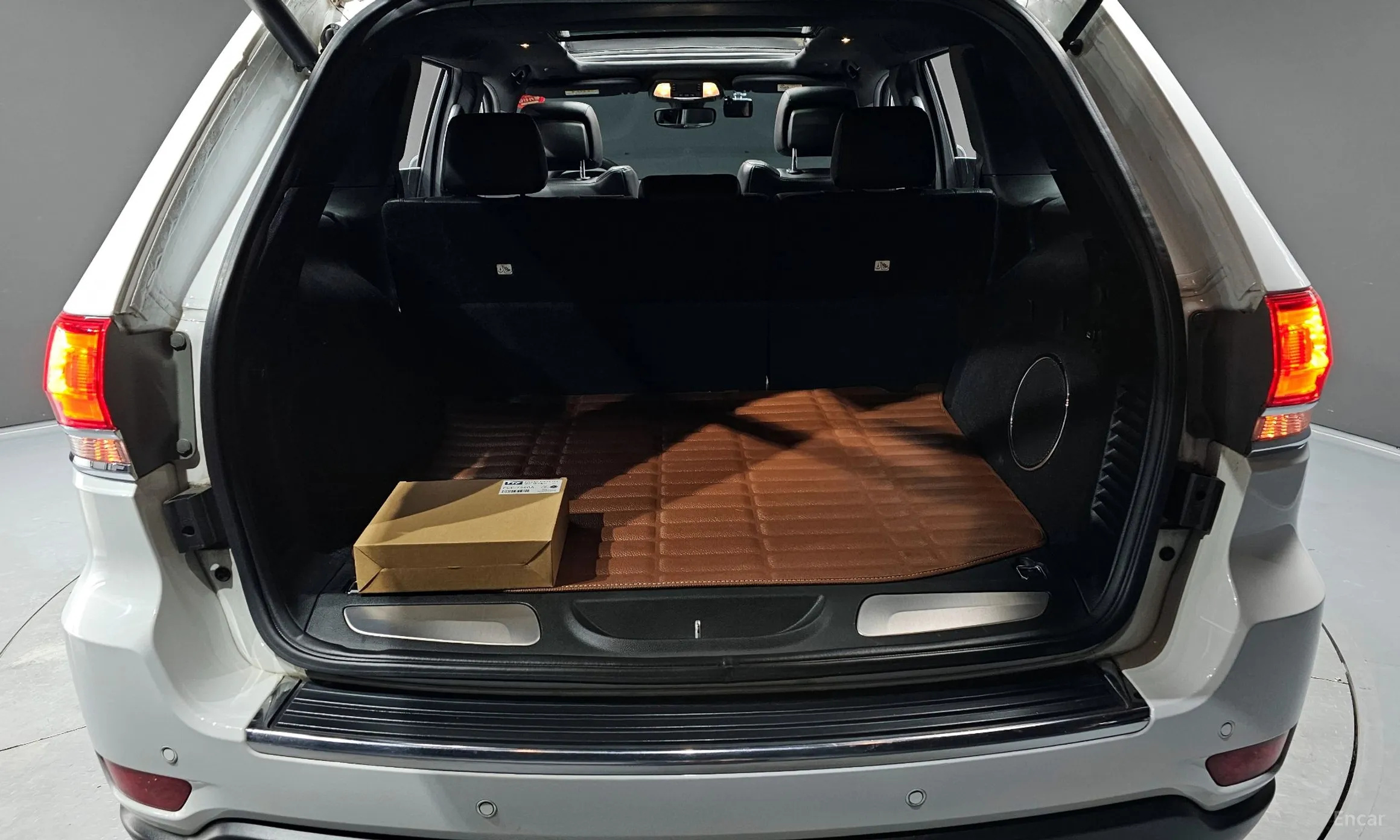 Jeep Grand Cherokee превью 20