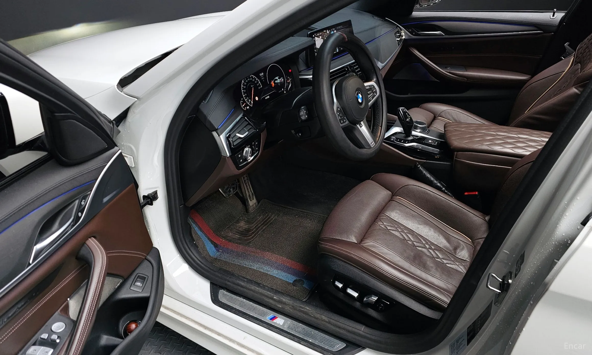 BMW 5 Series (G30) превью 11