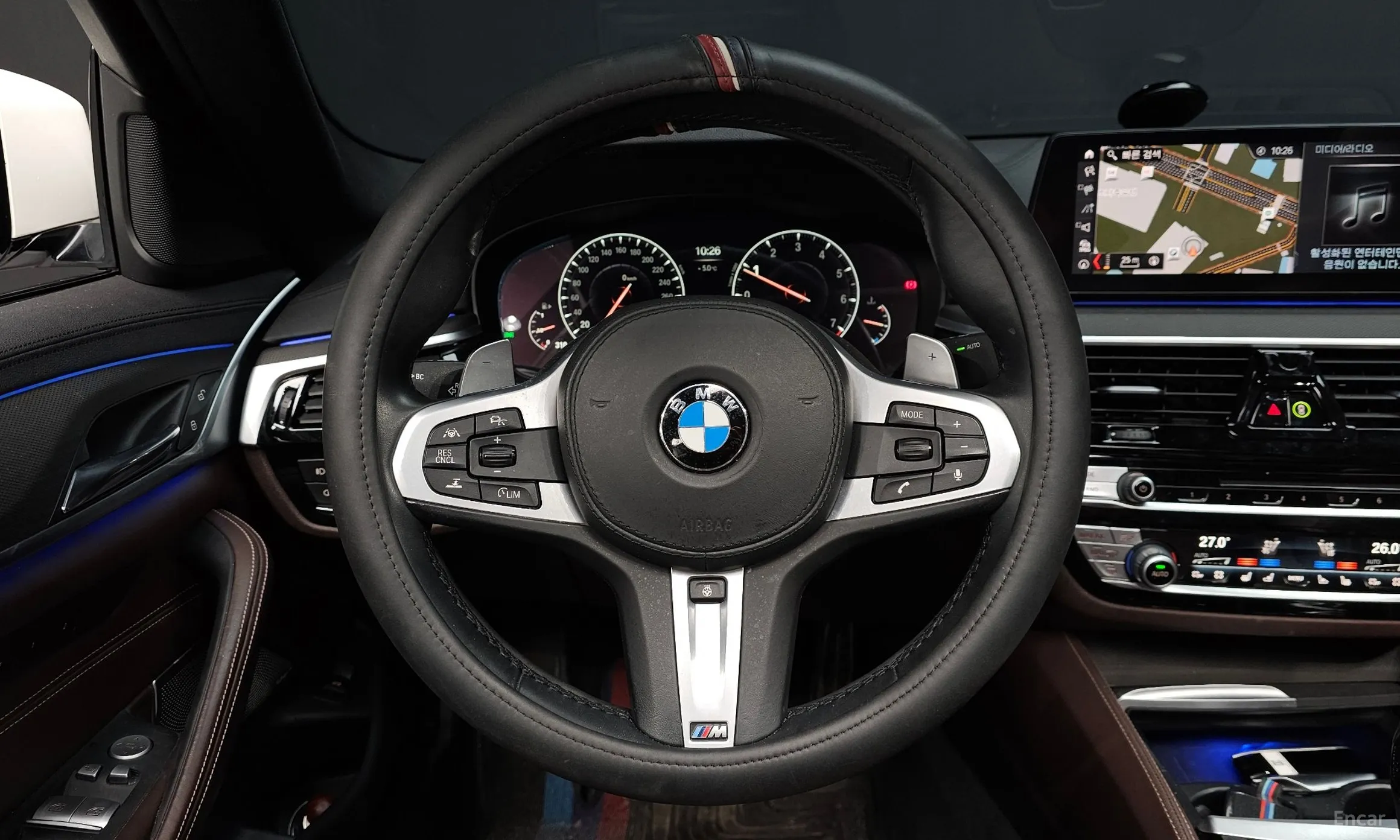 BMW 5 Series (G30) превью 13