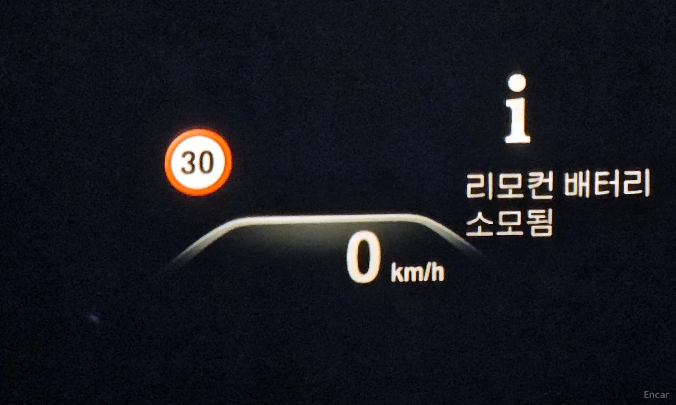 BMW 5 Series (G30) превью 17