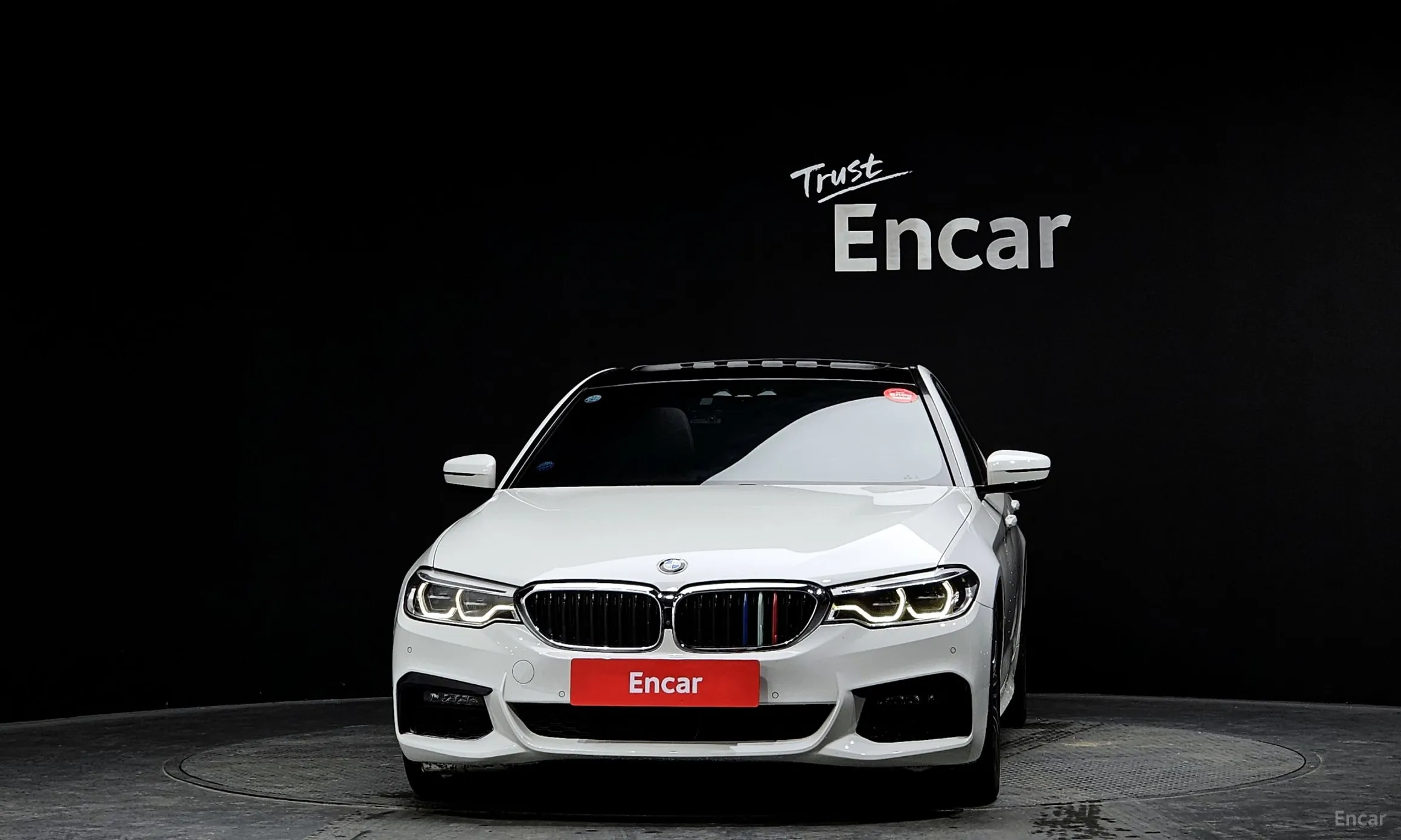 BMW 5 Series (G30) превью 3