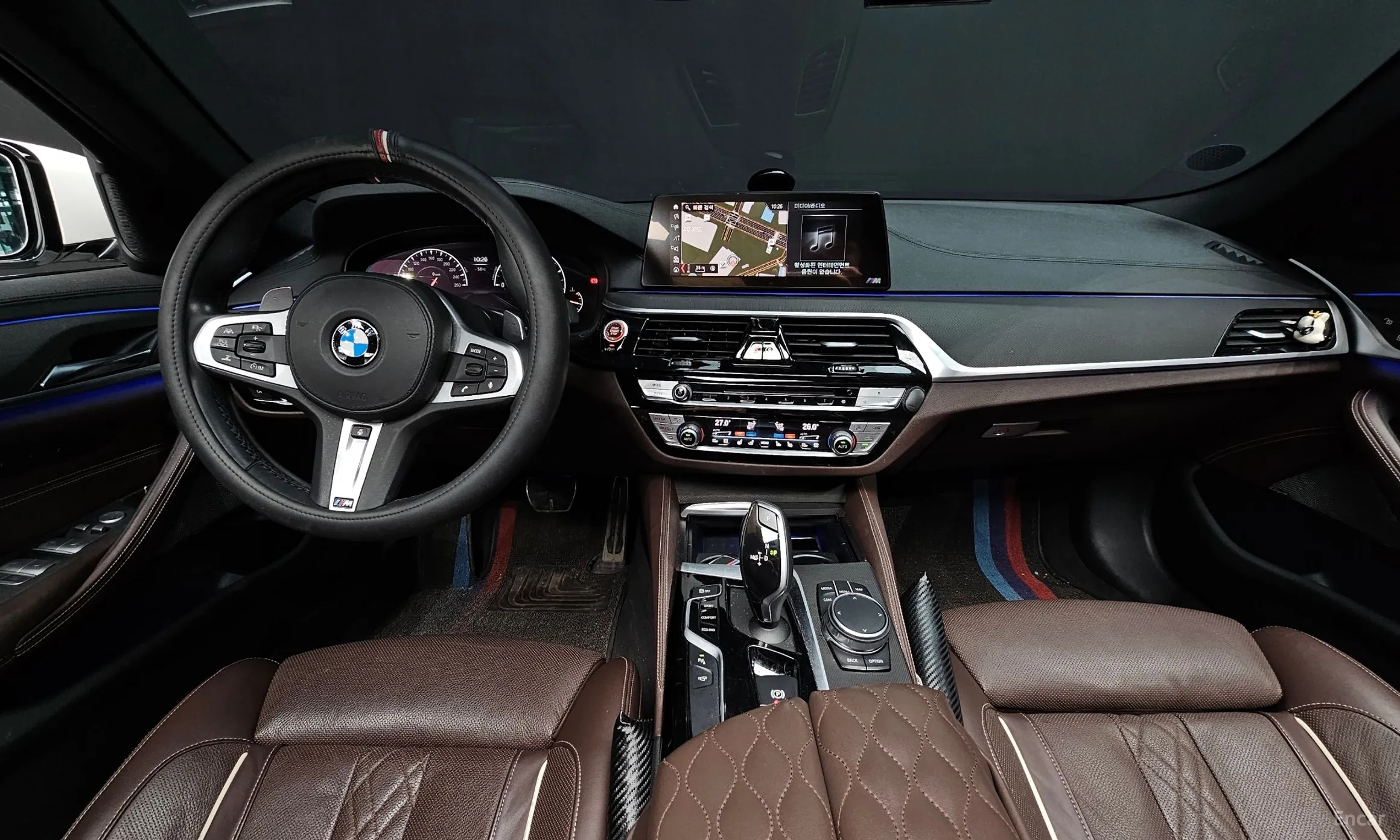 BMW 5 Series (G30) превью 7
