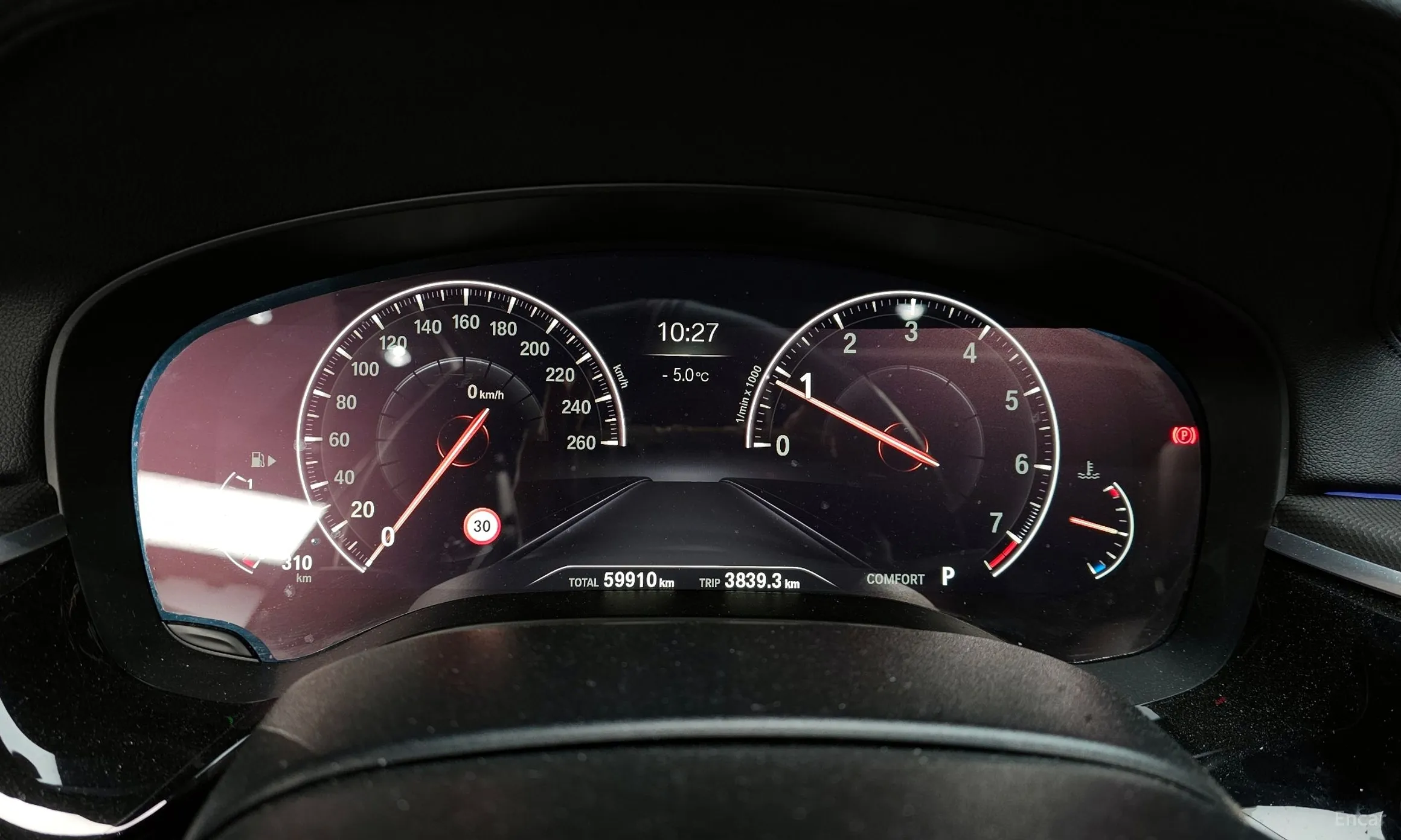 BMW 5 Series (G30) превью 8