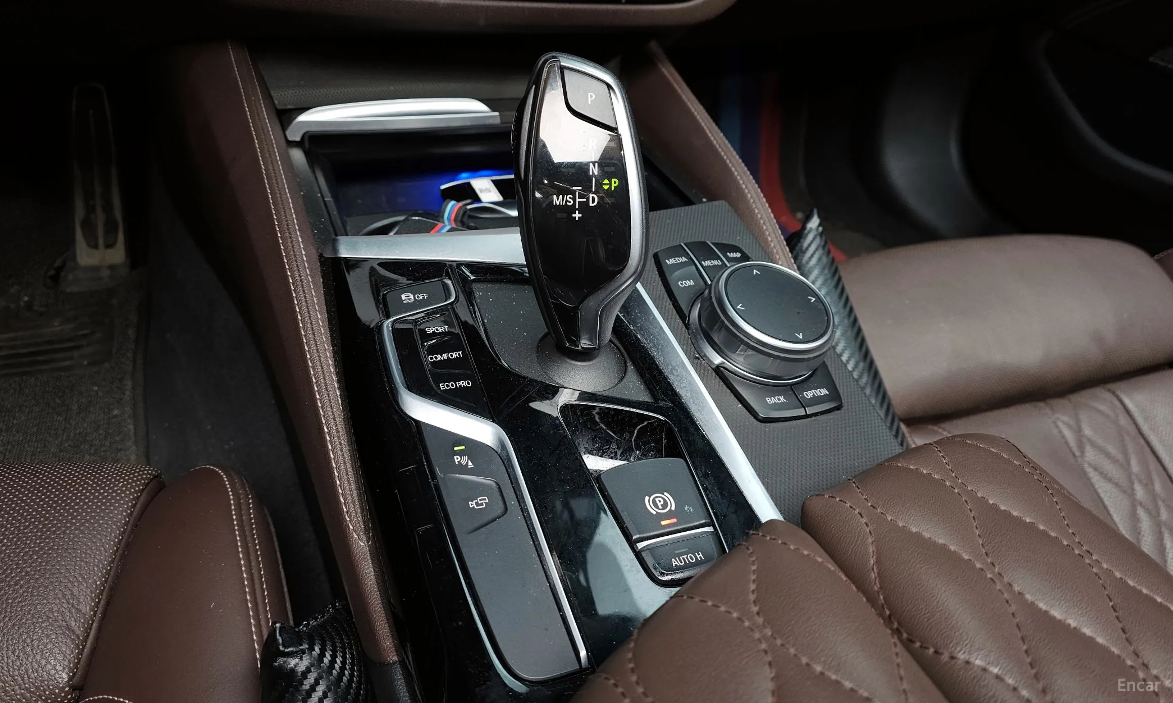 BMW 5 Series (G30) превью 9