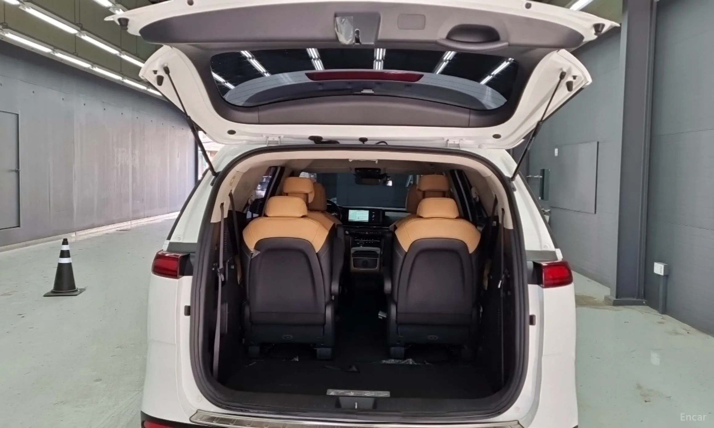 Kia Carnival Gen 4 превью 18