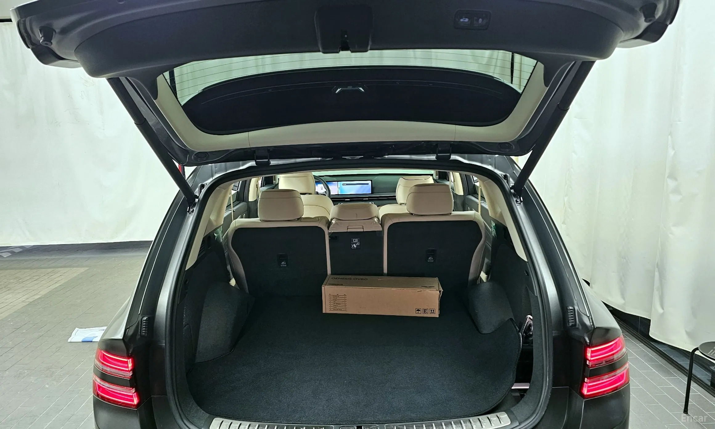 Genesis GV80 превью 20