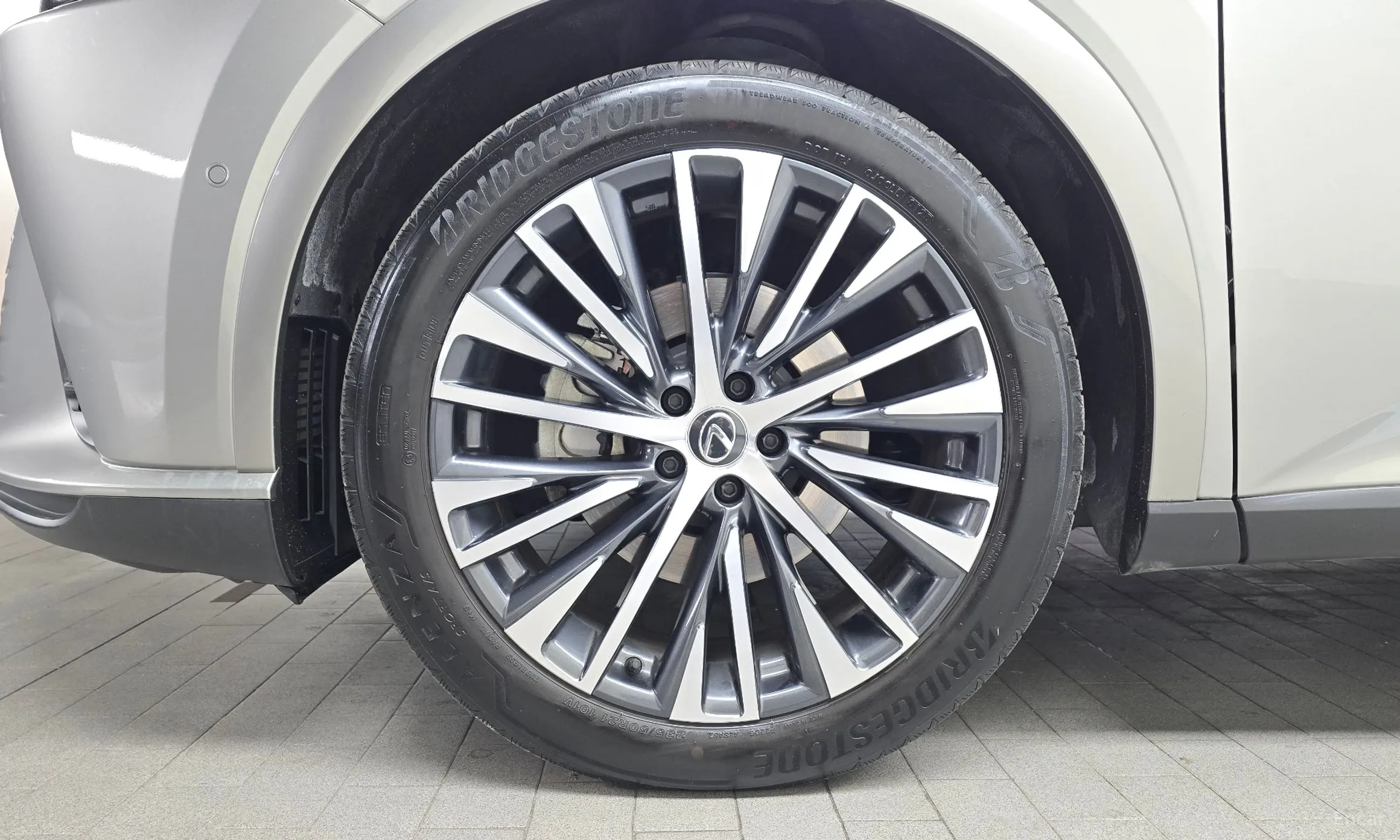 Lexus RX450h + 5th Gen превью 5