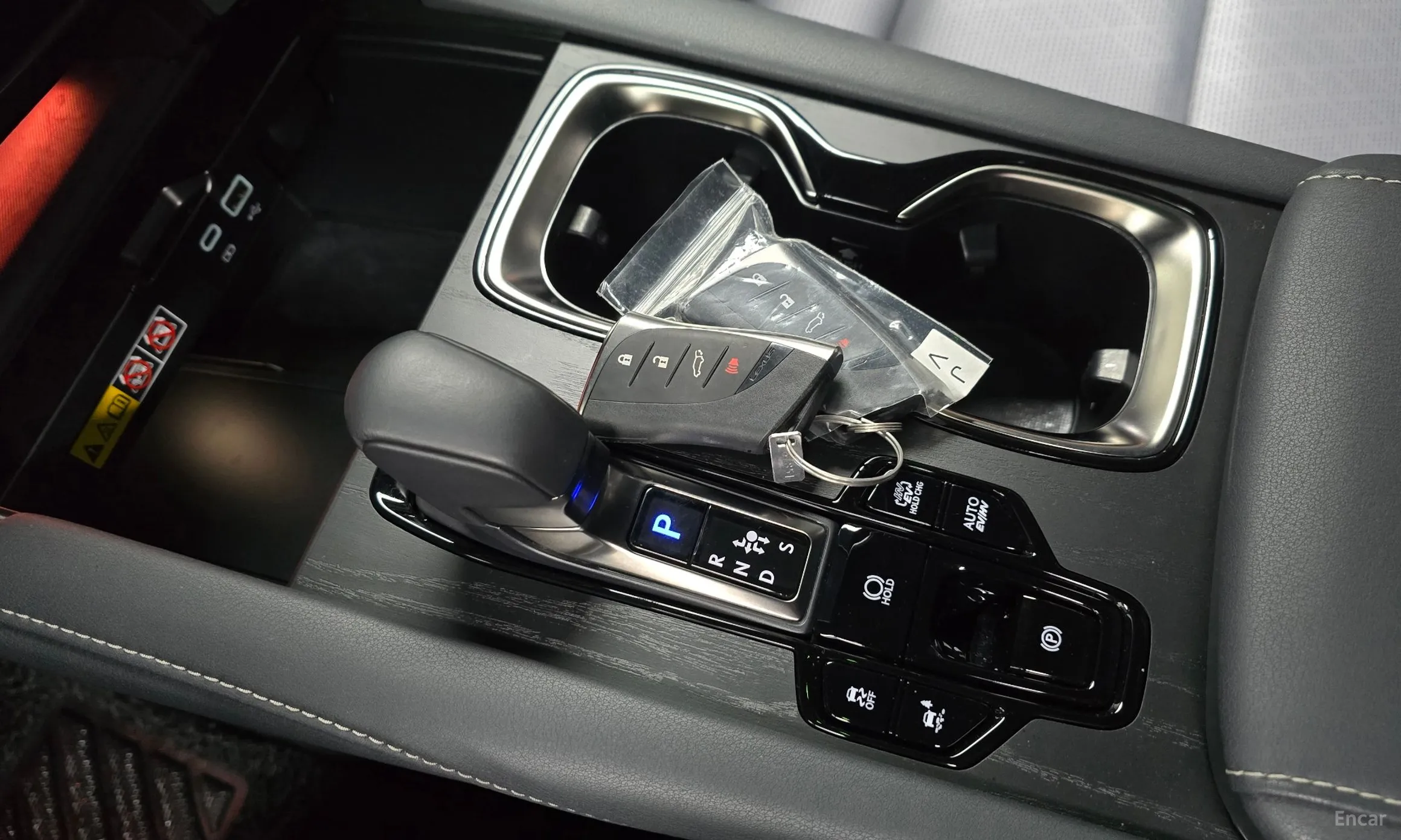 Lexus RX450h + 5th Gen превью 9
