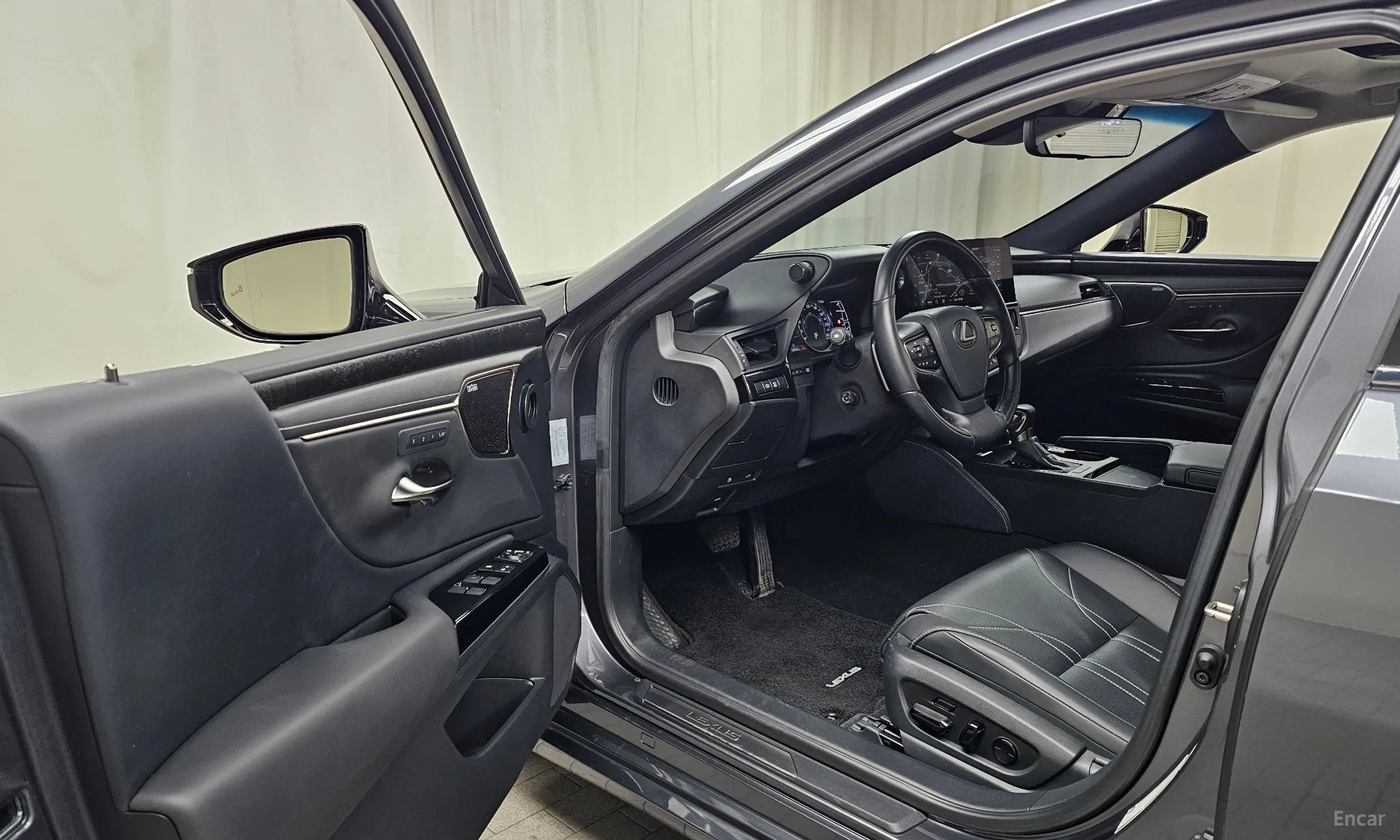 Lexus ES300h 7th Generation превью 10