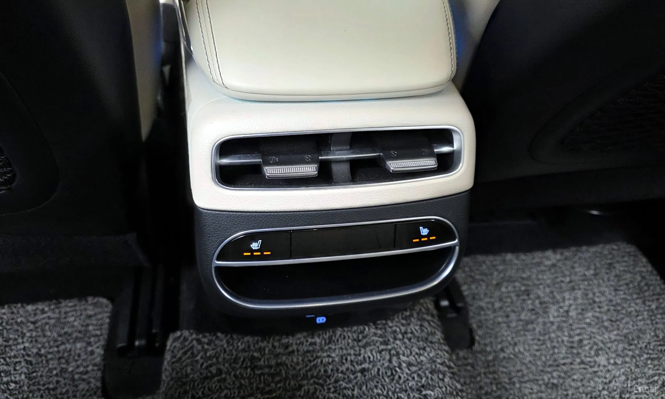 Genesis GV70 превью 18