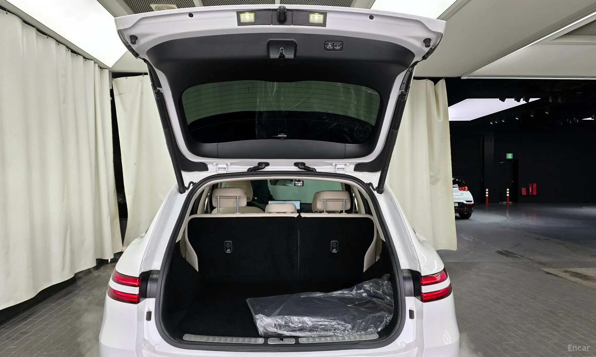 Genesis GV70 превью 20