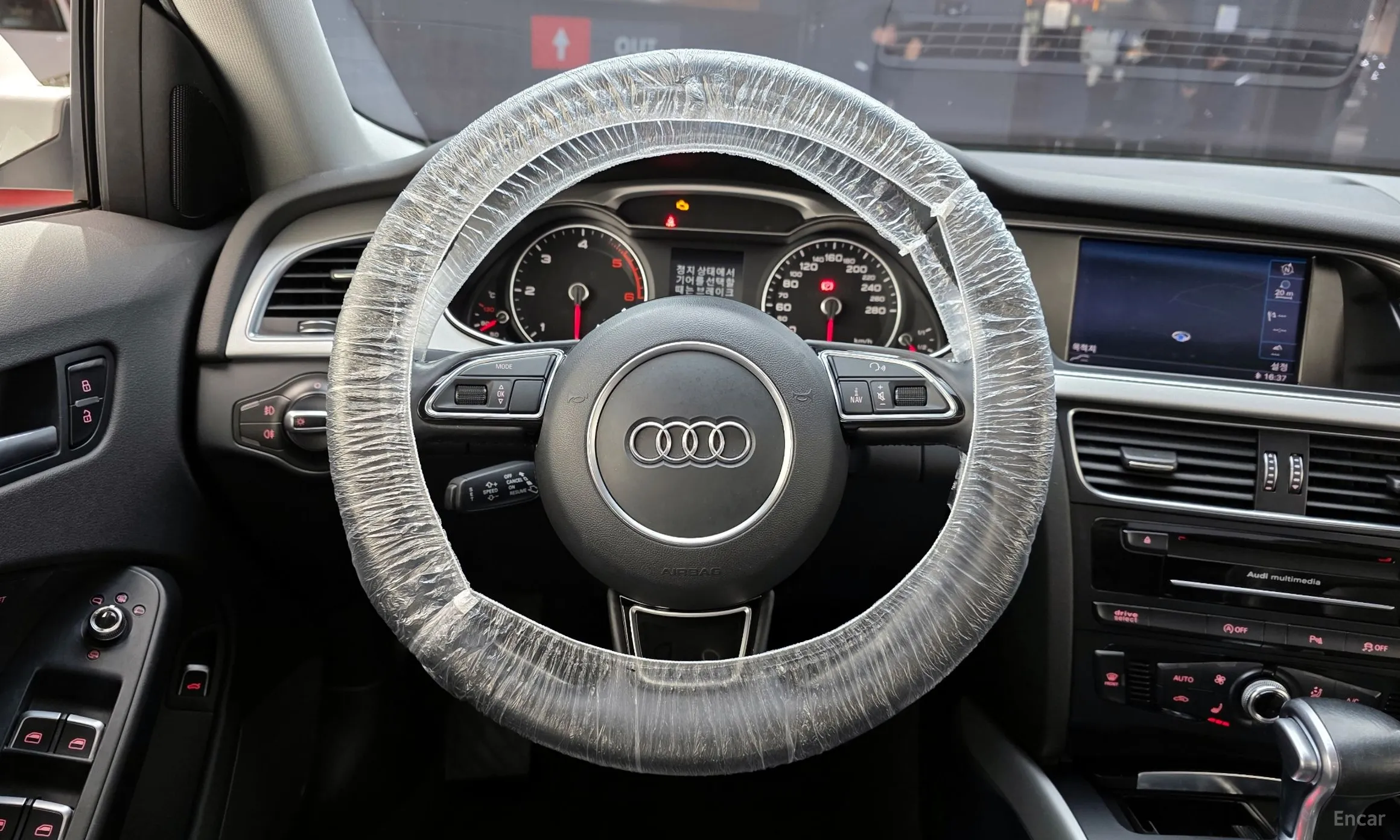 Audi New A4 превью 13