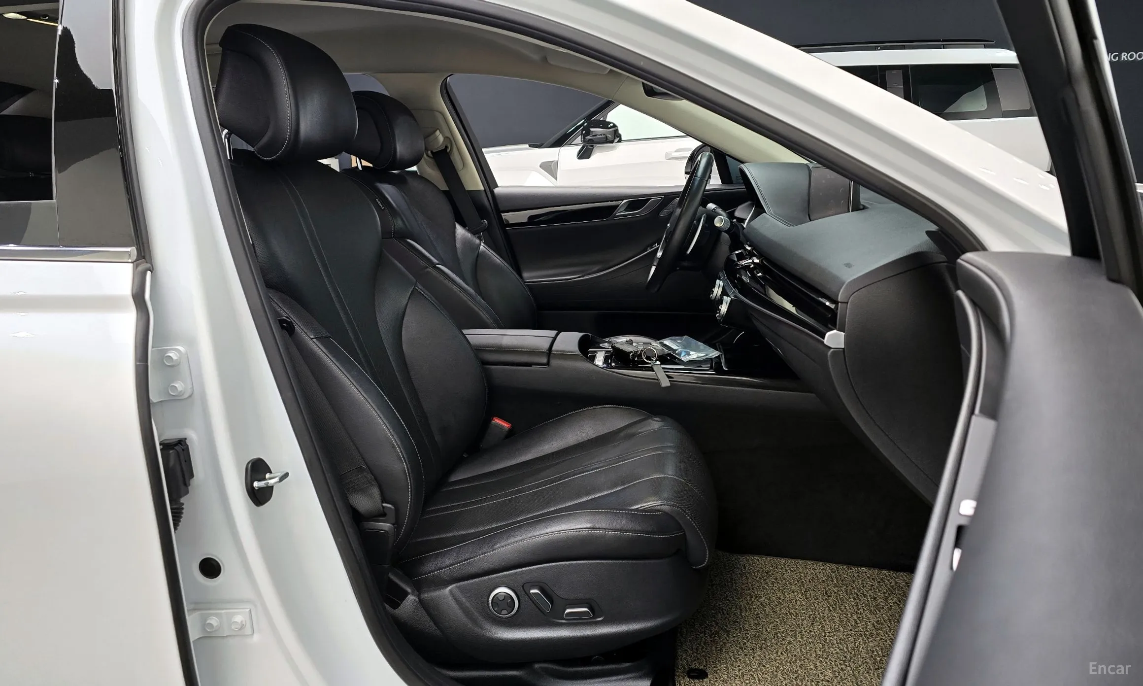 Genesis G80 (RG3) превью 10