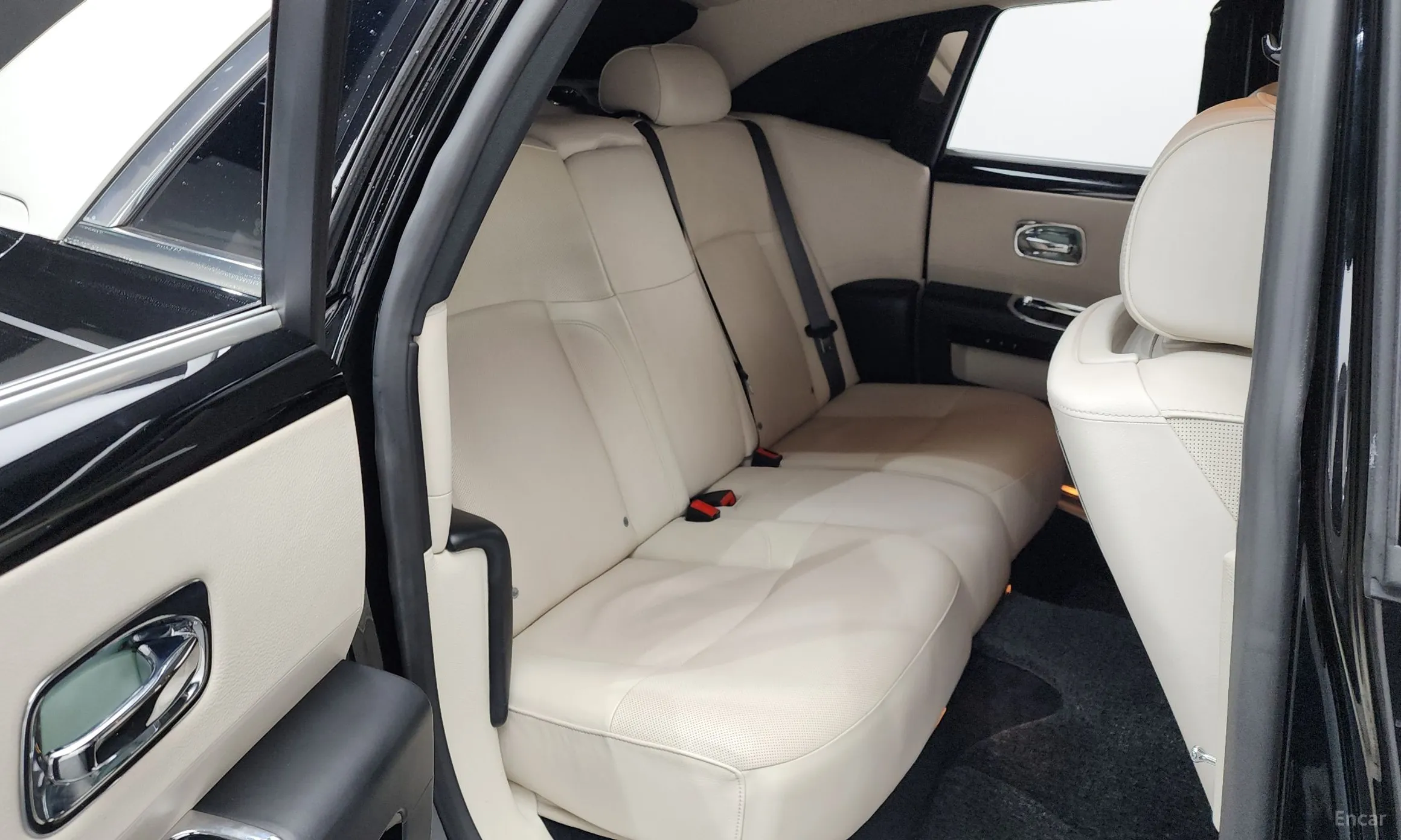 Rolls-Royce Ghost превью 12