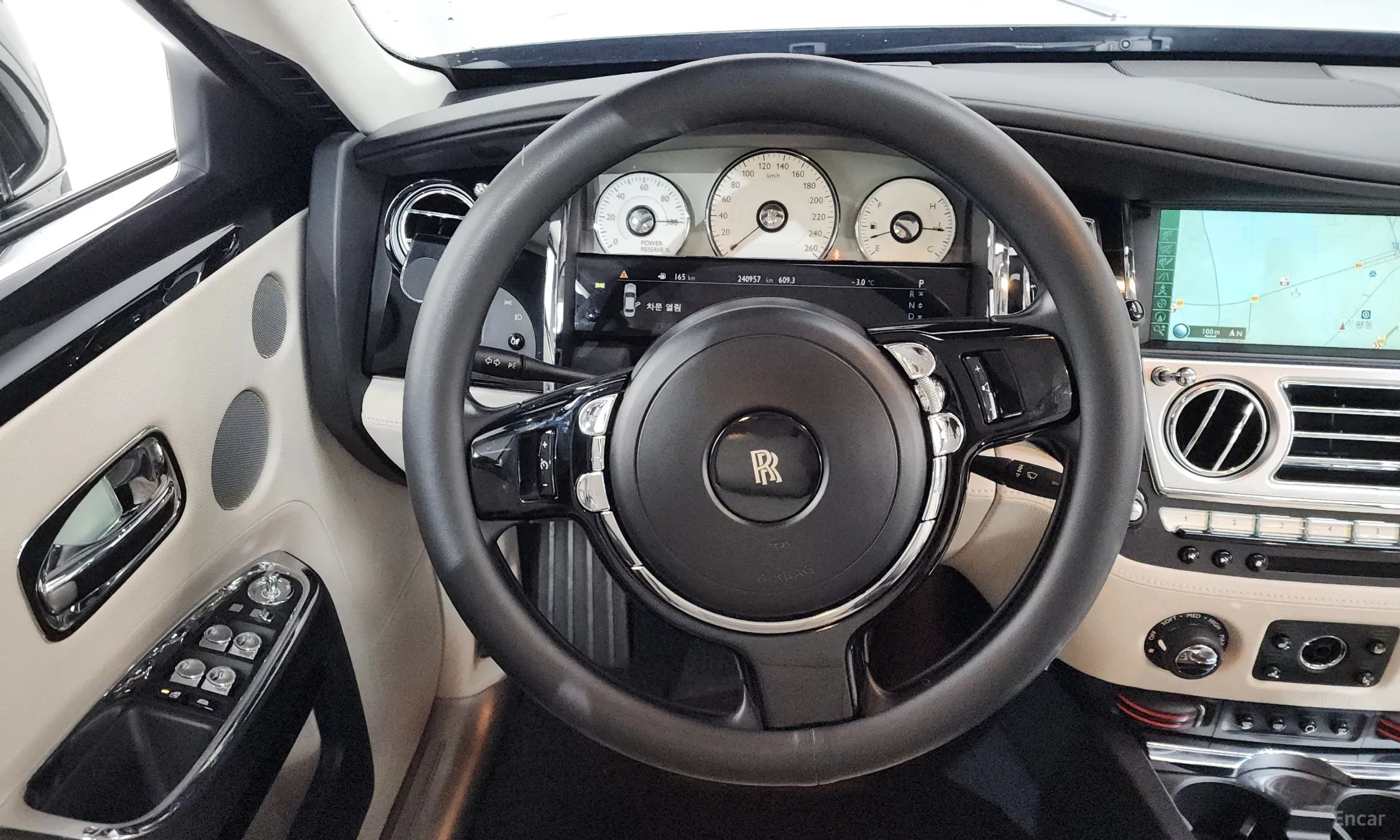 Rolls-Royce Ghost превью 13