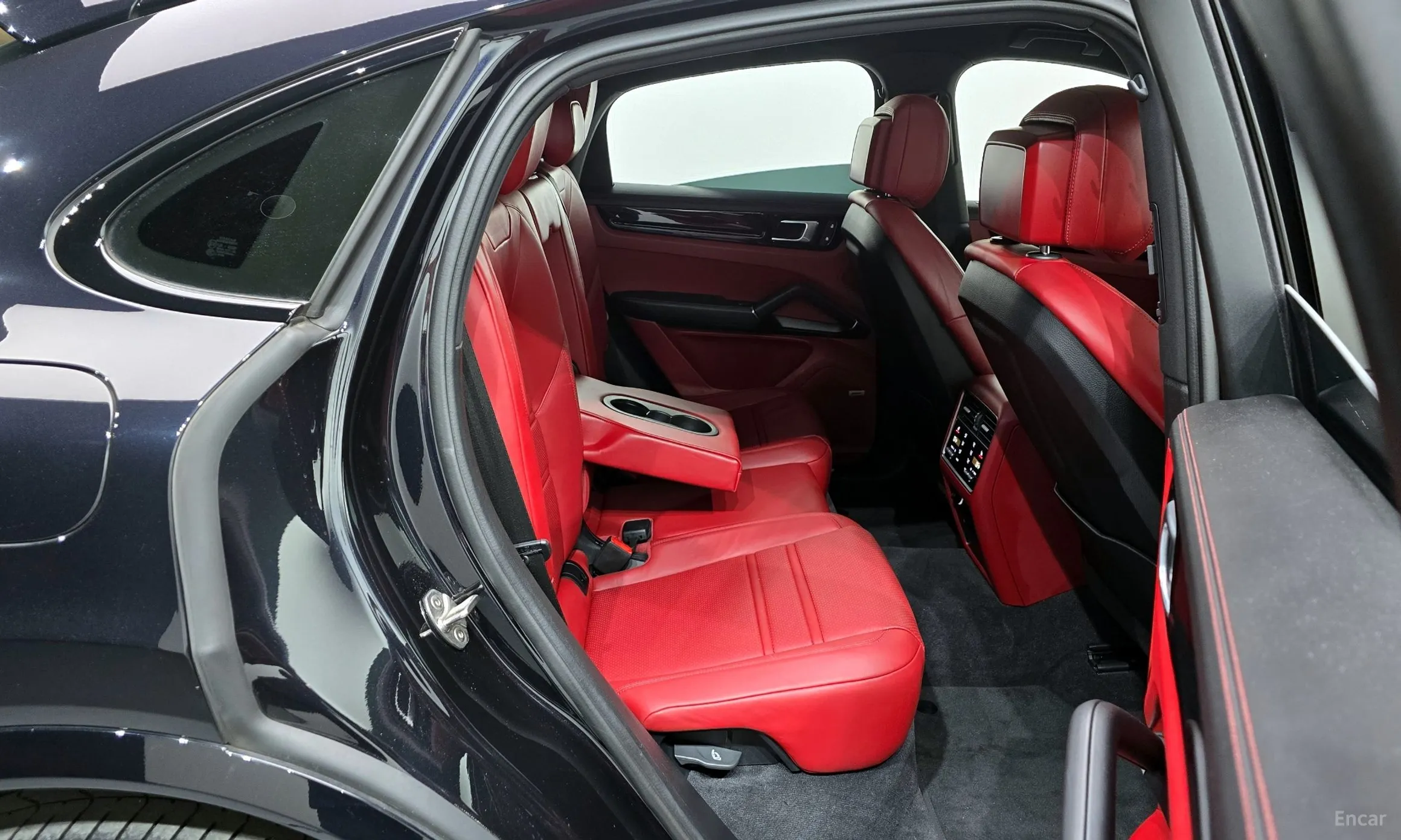 Porsche Cayenne (PO536) превью 12