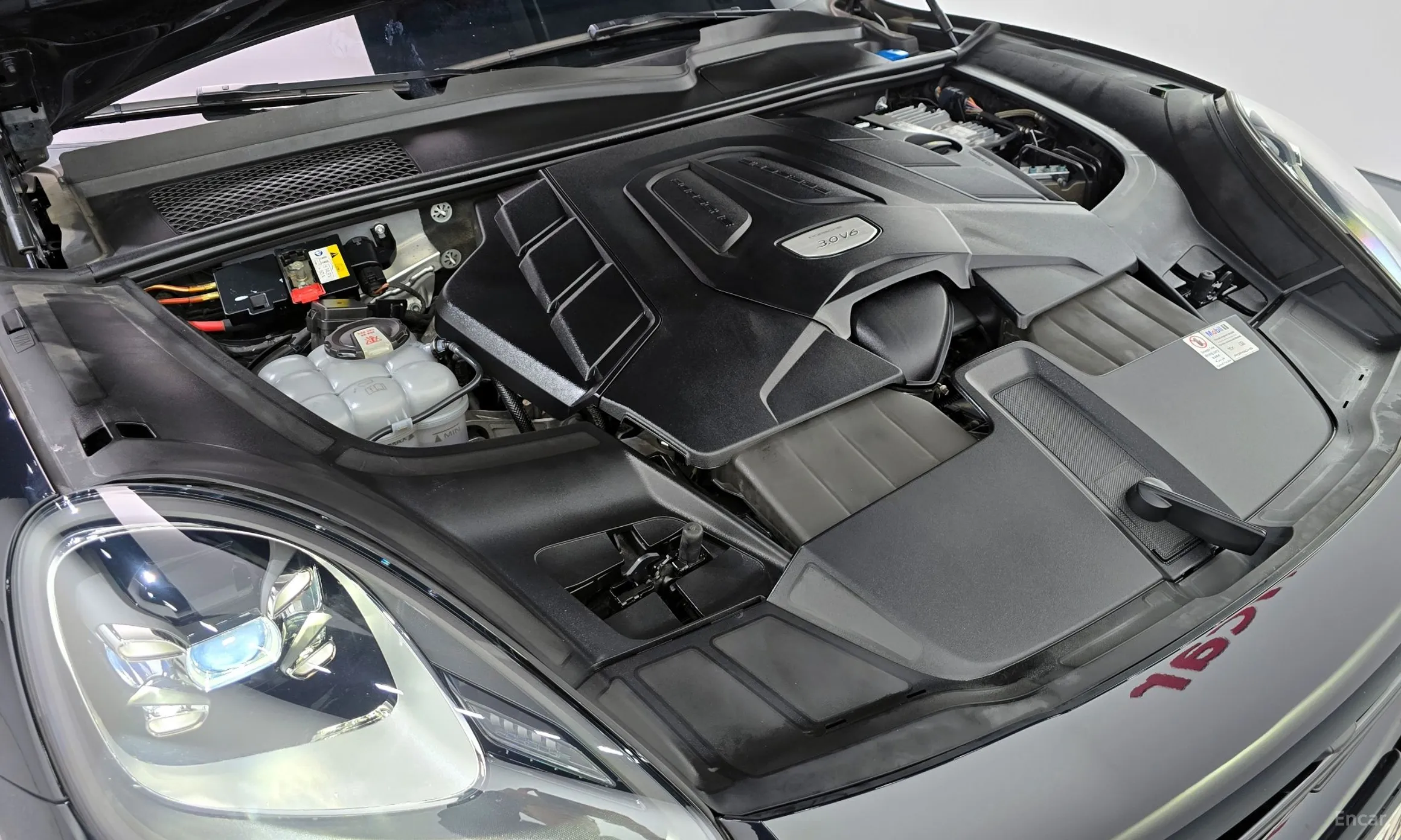 Porsche Cayenne (PO536) превью 6
