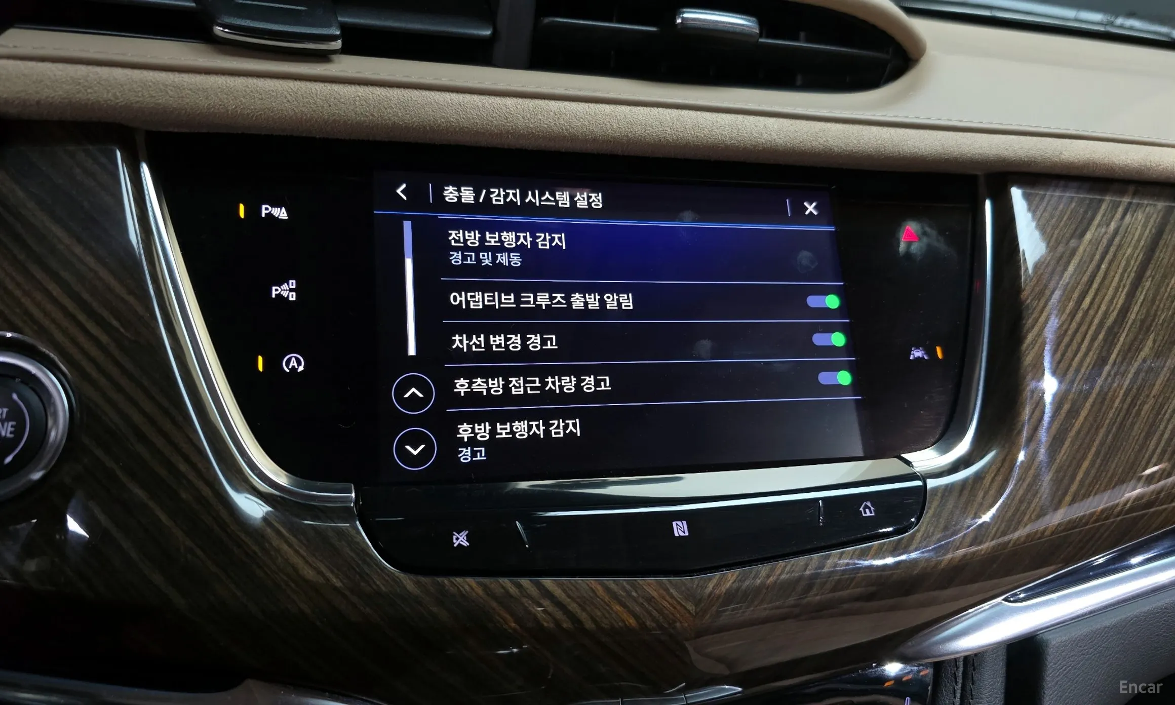 Cadillac XT6 превью 16