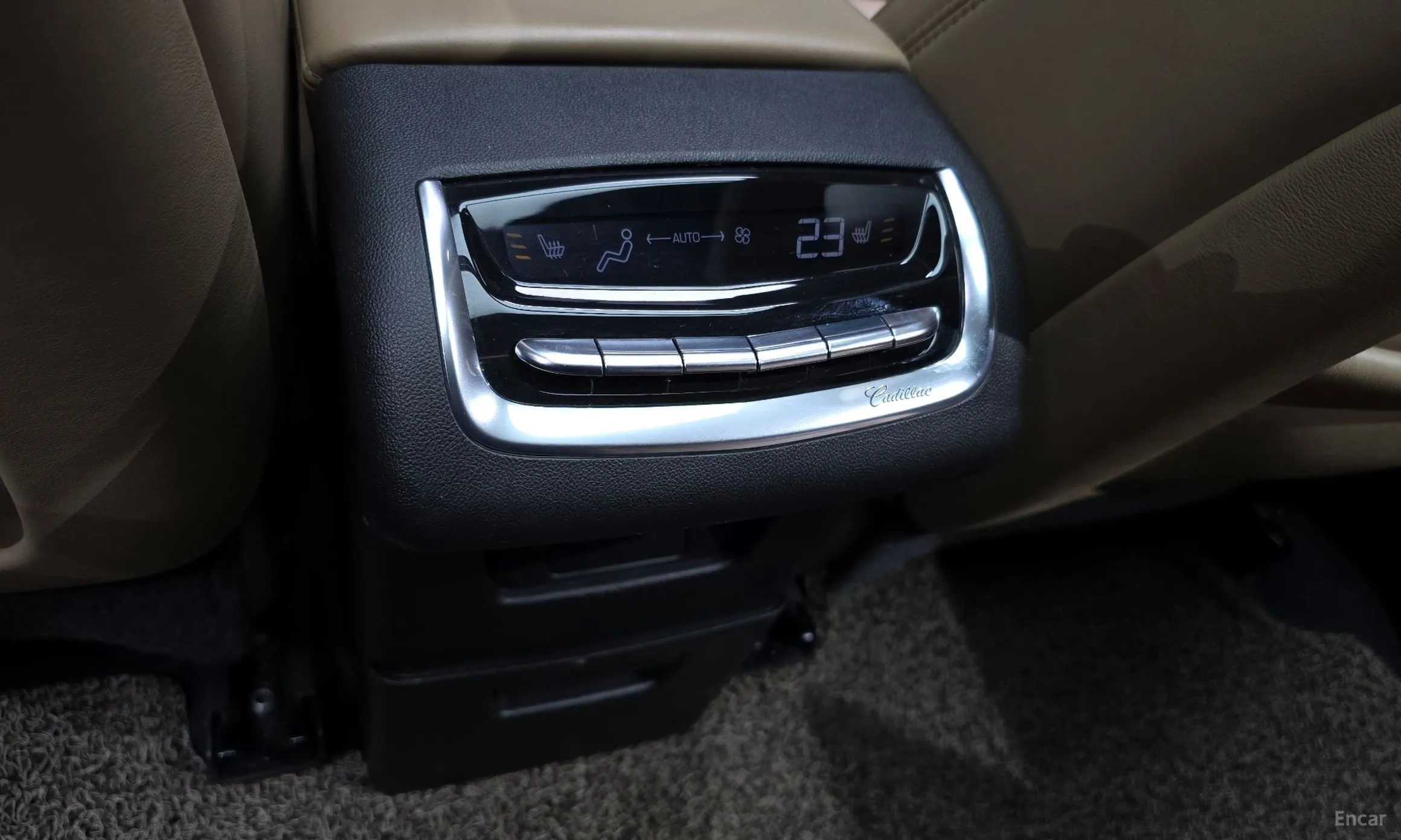 Cadillac XT6 превью 19