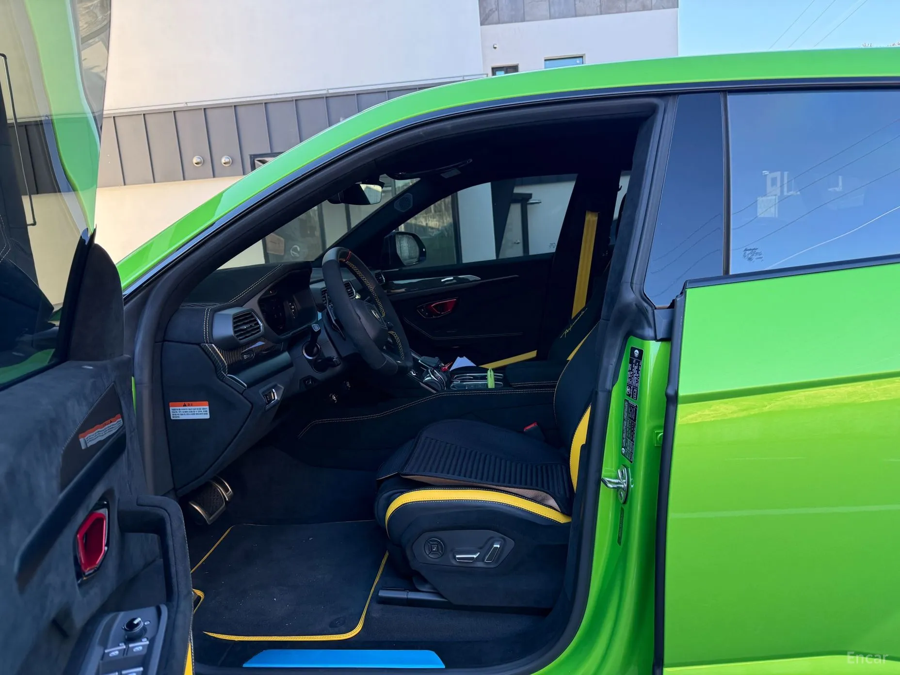 Lamborghini Urus превью 16