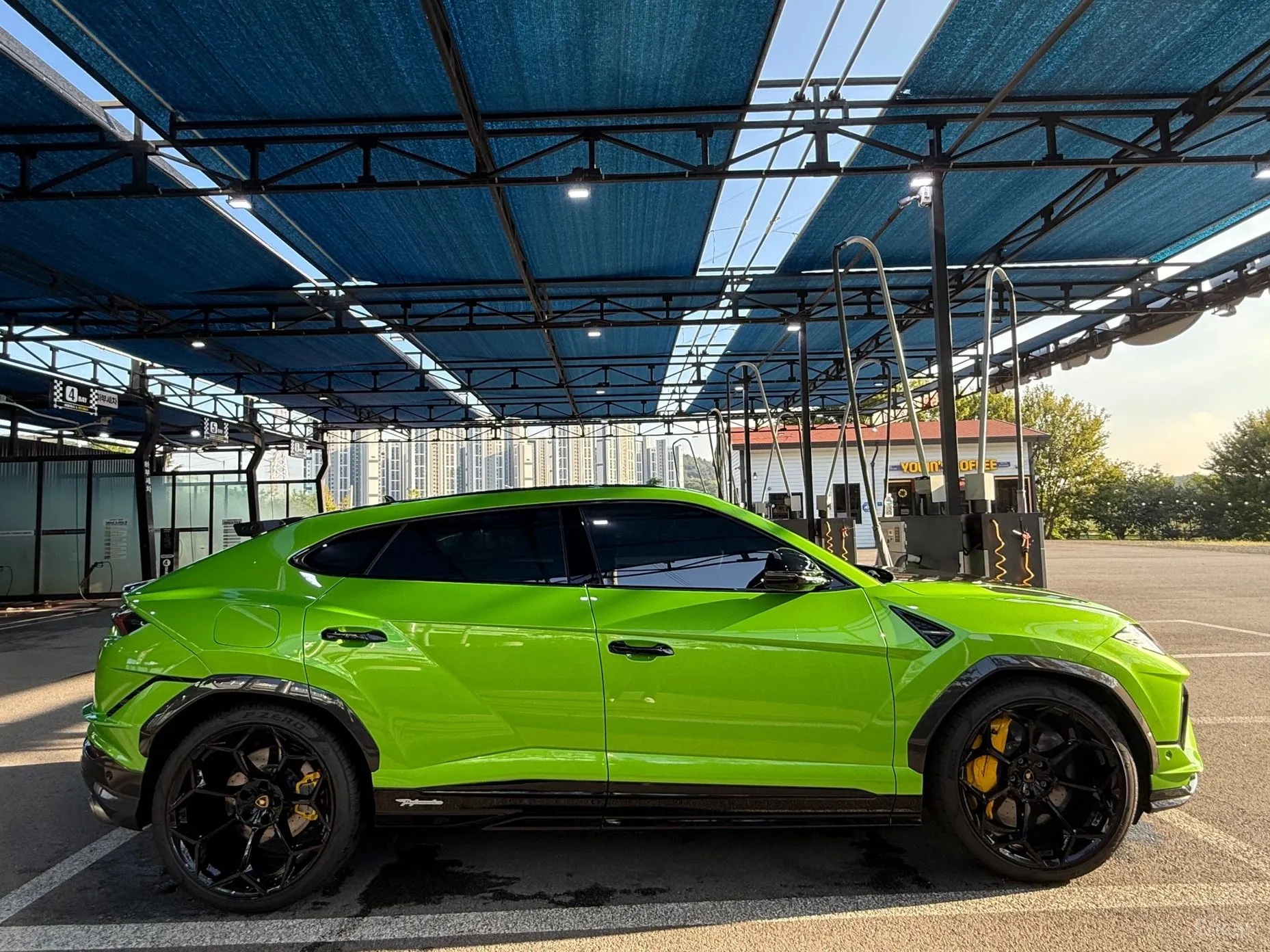 Lamborghini Urus превью 3