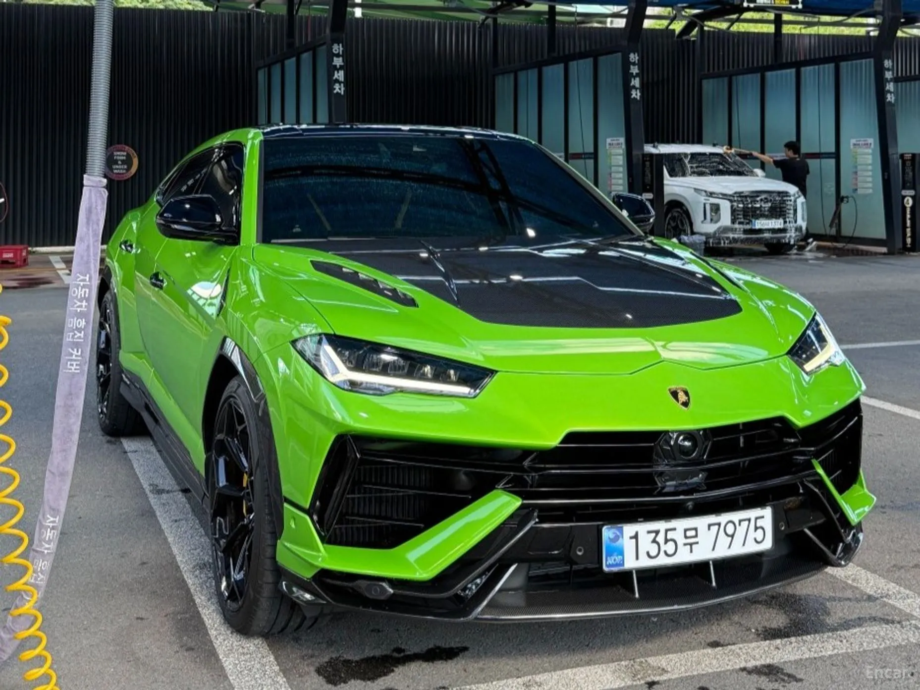 Lamborghini Urus превью 9